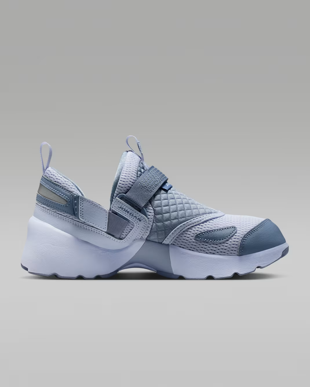 HQ2164-010 Nike Jordan Trunner LX Ghost Reflective Silver Ashen Slate (Women's)