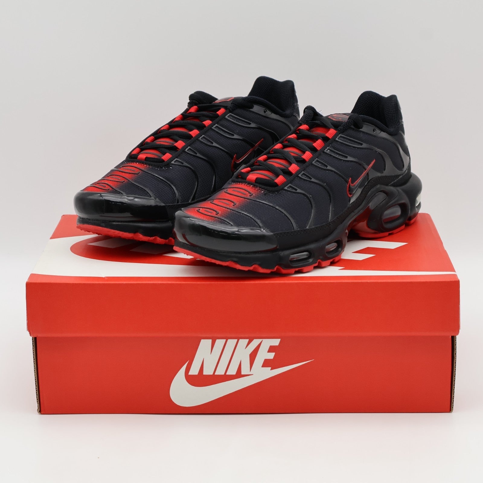 IM4868-010 Nike Air Max Plus Black Red (Men's)