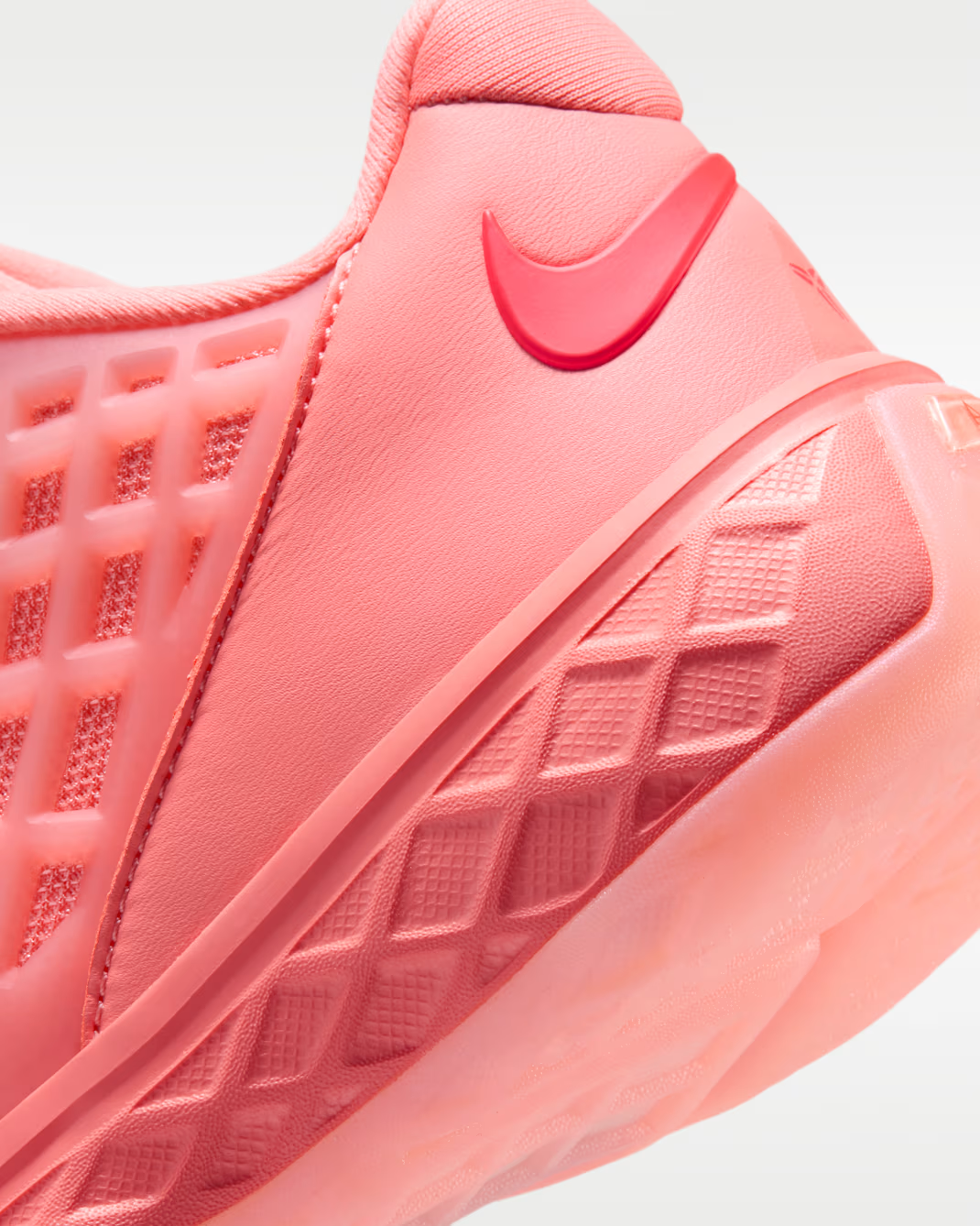 IZ7934-600 Nike GS Kobe 3 Low "Atomic Pink/Bright Crimson"