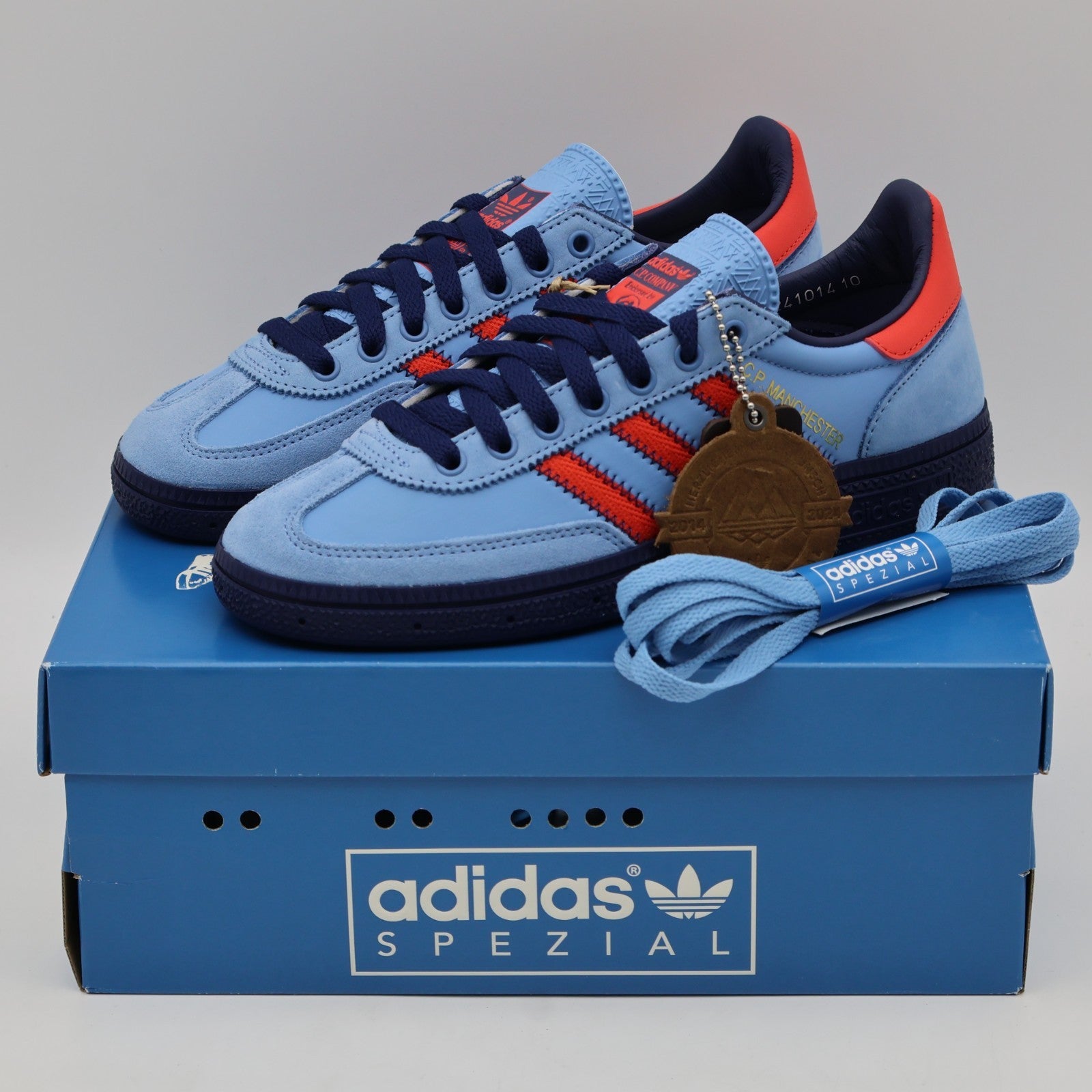 IH3312 C.P. Company adidas Originals Manchester Spezial Light Bluel (Men's)