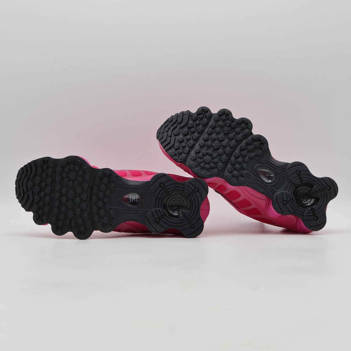 IH1338-600 Nike Shox TL Desert Pink Black (Men's)