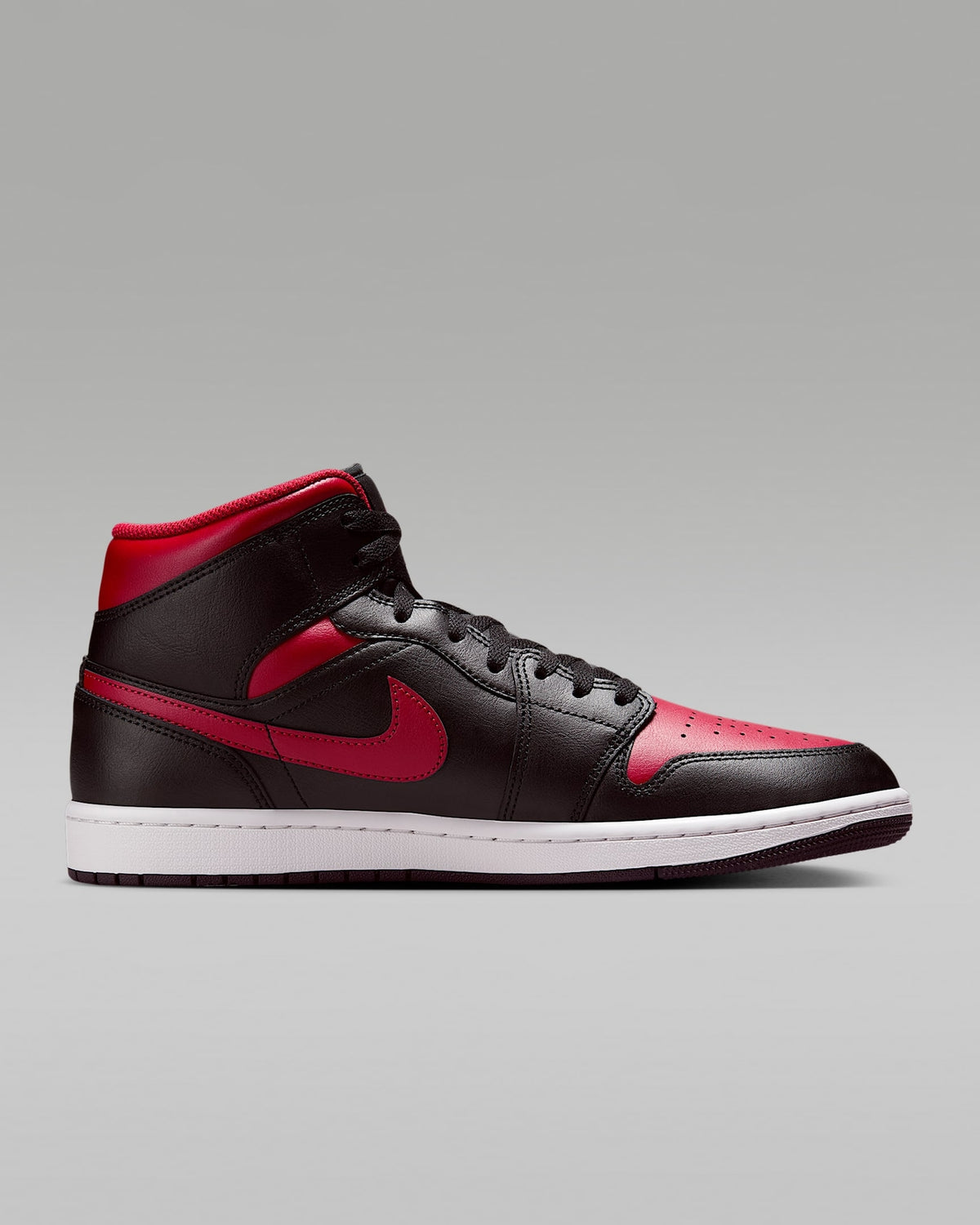 DQ8426-067 Nike Air Jordan 1 Mid Bred (Men's)