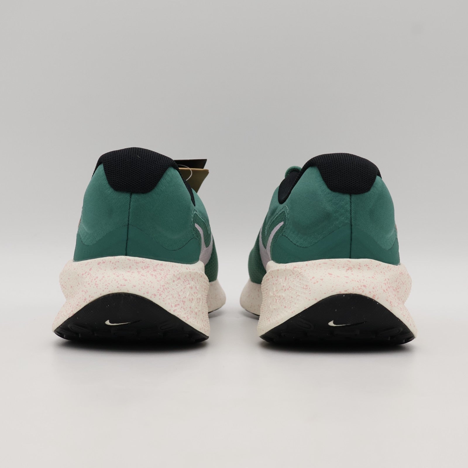 FB2208-301 NIKE Revolution 7 Road Running Shoes (Women's)