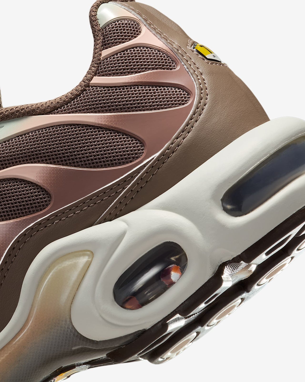 DZ3671-200 Nike Air Max Plus Mink Brown Baroque Brown Sail Metallic (Men's)