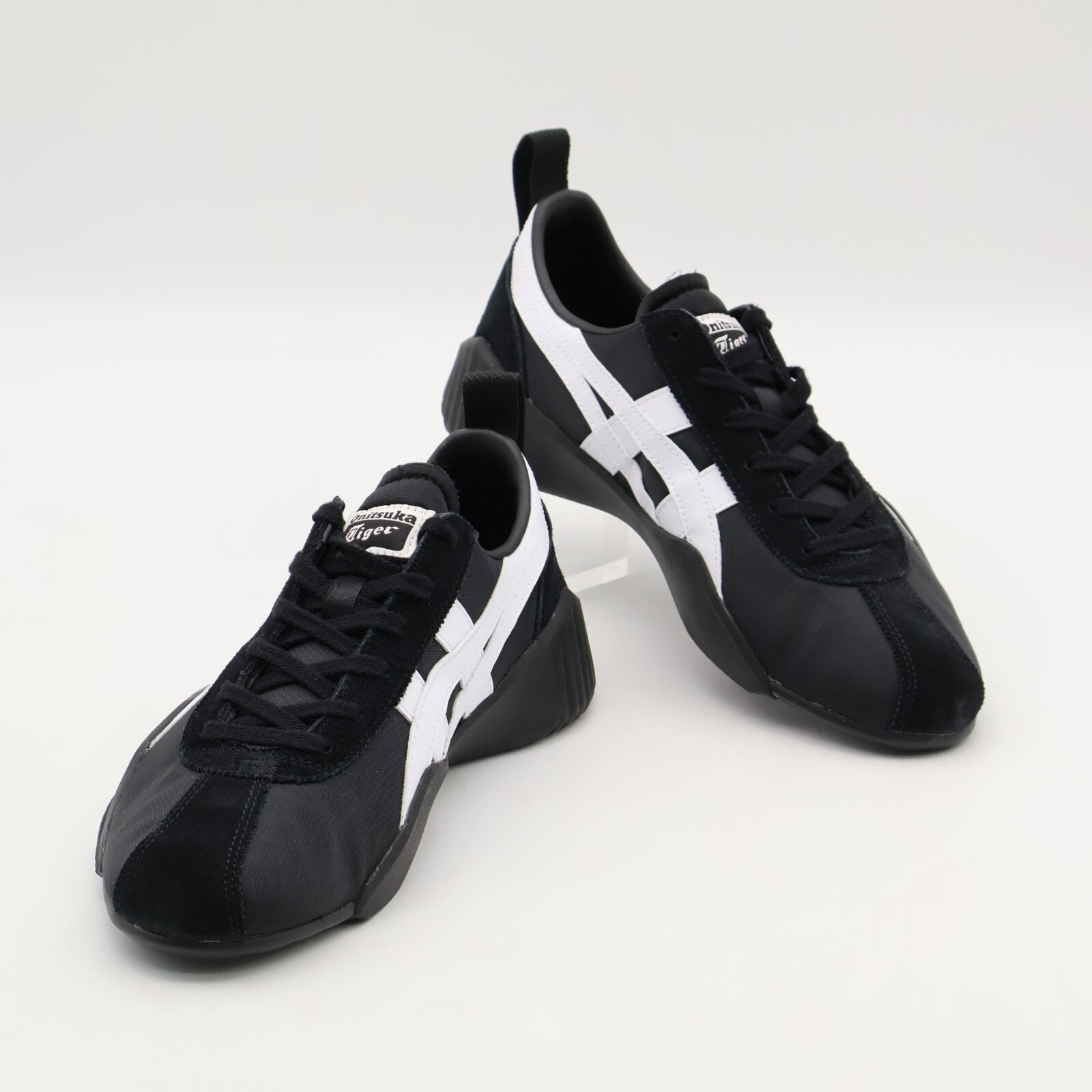 1183B257-001 Onitsuka Tiger Acromount Black White (Men's)