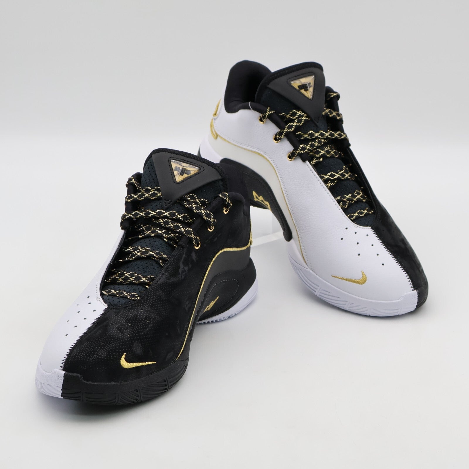 HV8453-100 HV8454-100 Nike LeBron 22 White Metallic Gold Black (Men's)