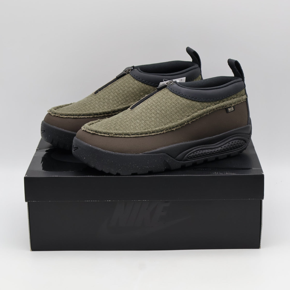 IO4547-001 Nike ACG IZY Medium Olive (Men's)