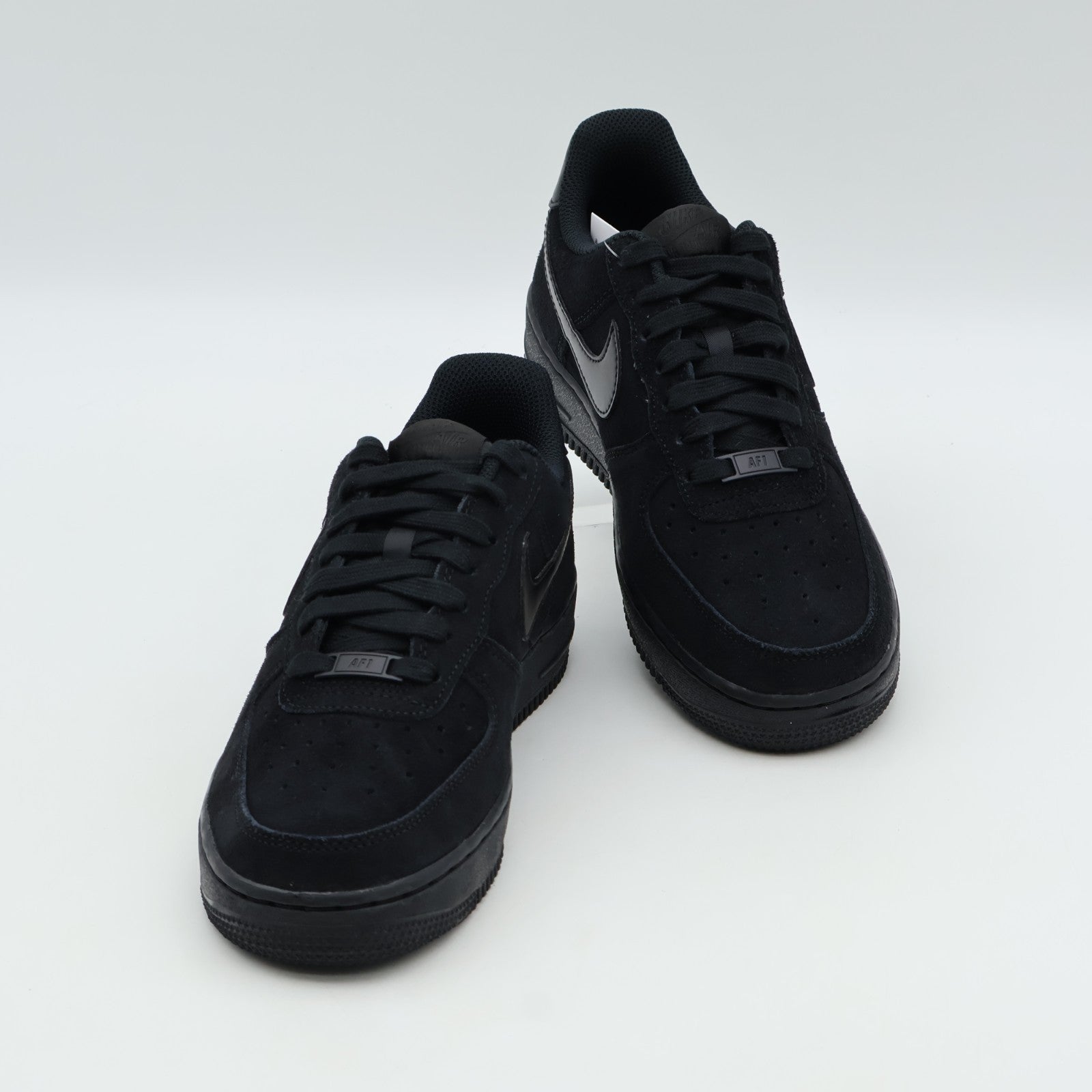 IO4833-004 Nike Air Force 1 '07 Black (Women's)