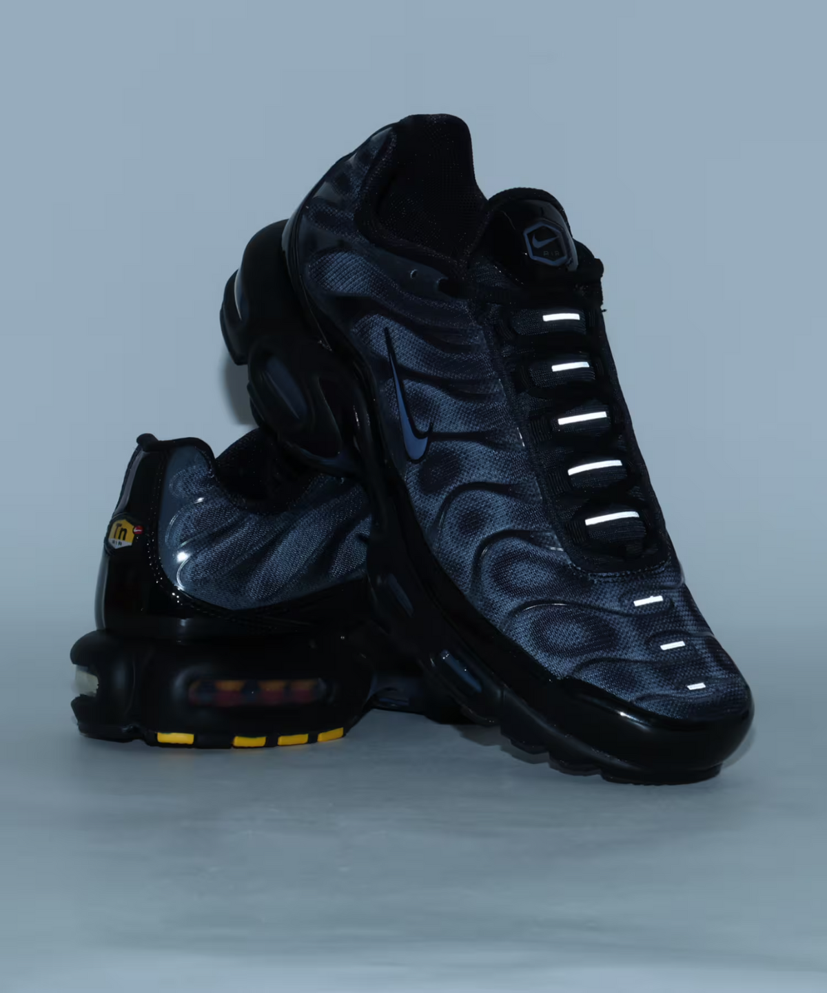 IQ6605-001 Nike Air Max Plus "Black/Cool Grey" (Men's)