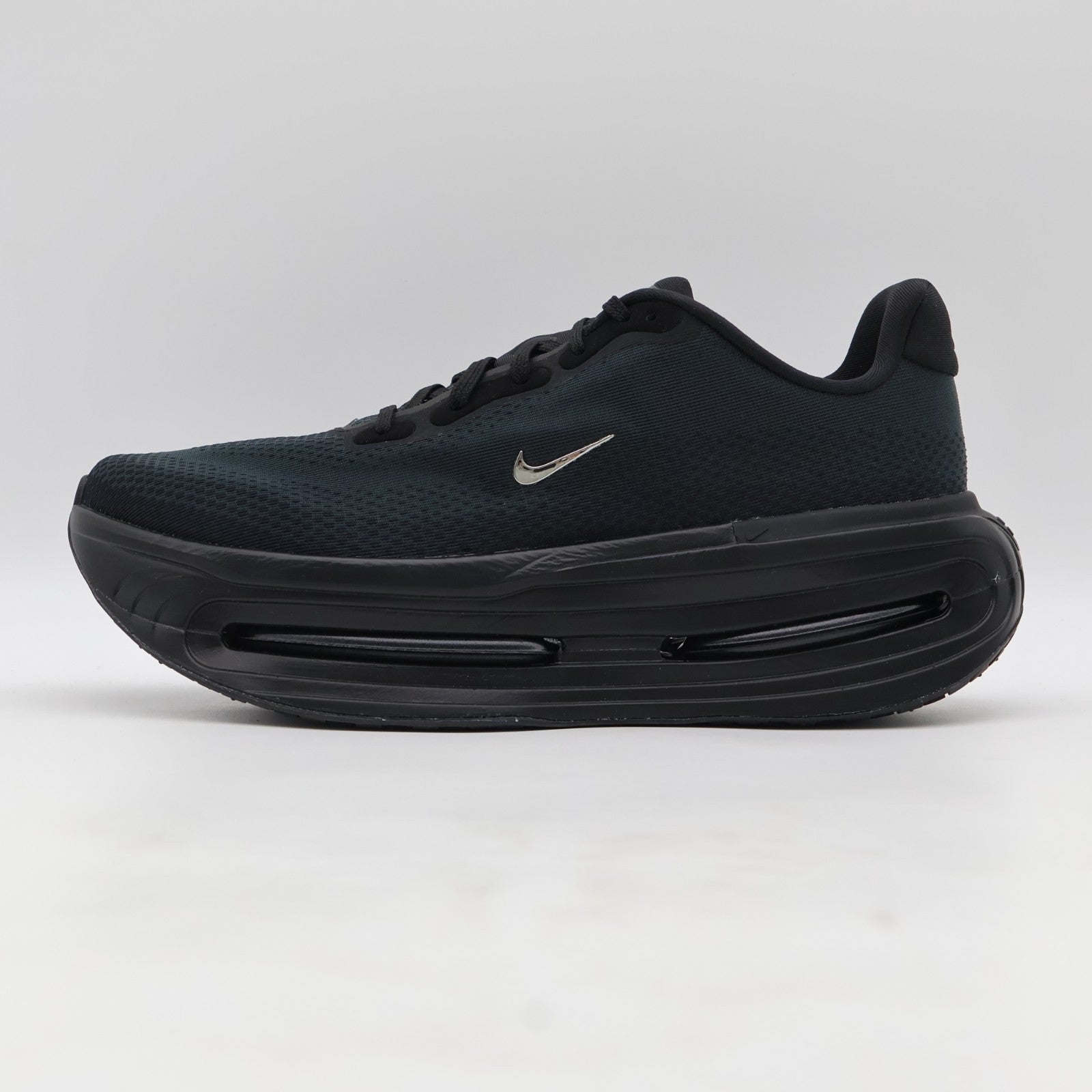IQ0627-001 Nike Vomero Premium Chrome Mini Swoosh Black (Men's)