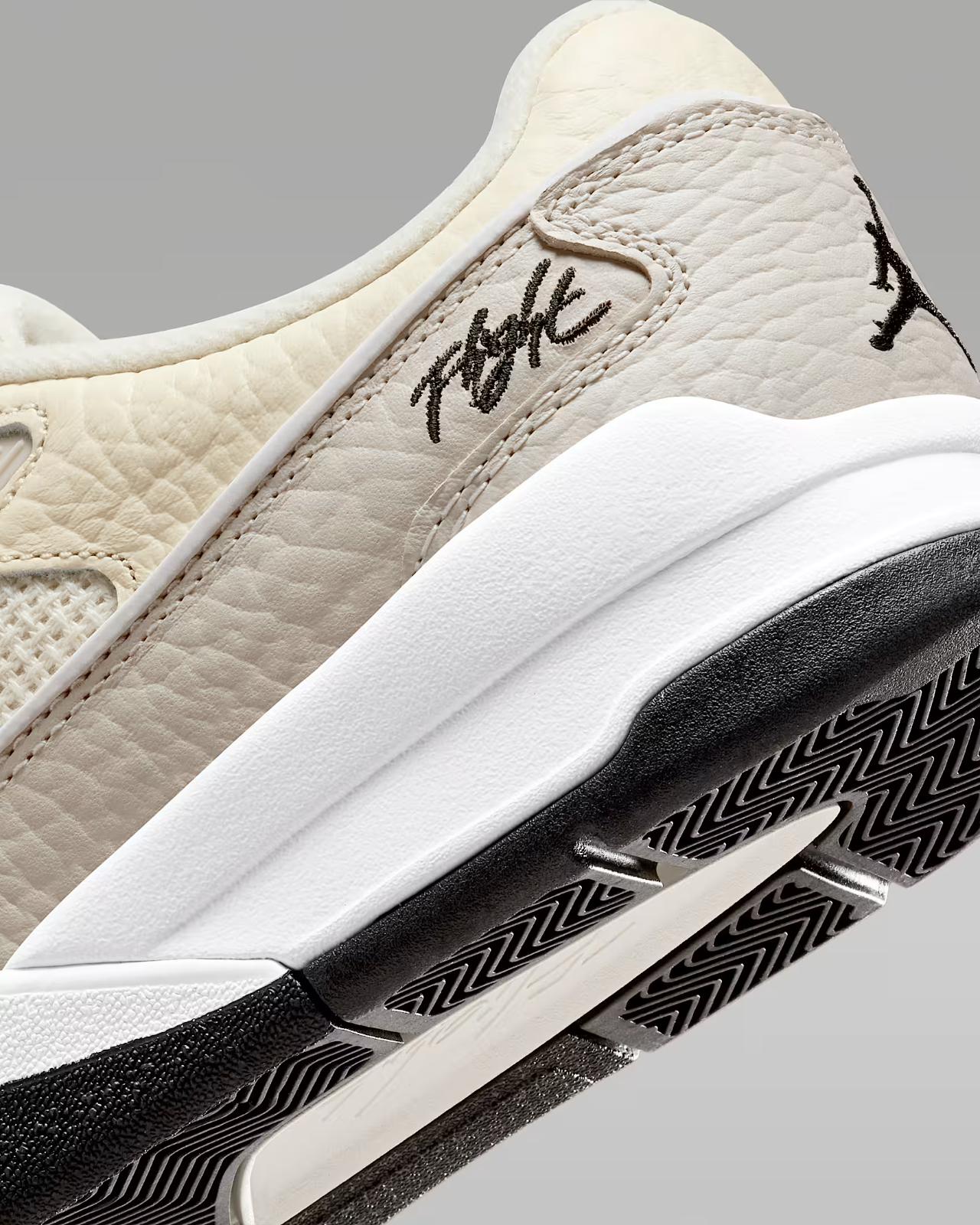 IH4105-113  Nike Jordan Flight Court  Shoes Coconut Milk  (Womenâs)