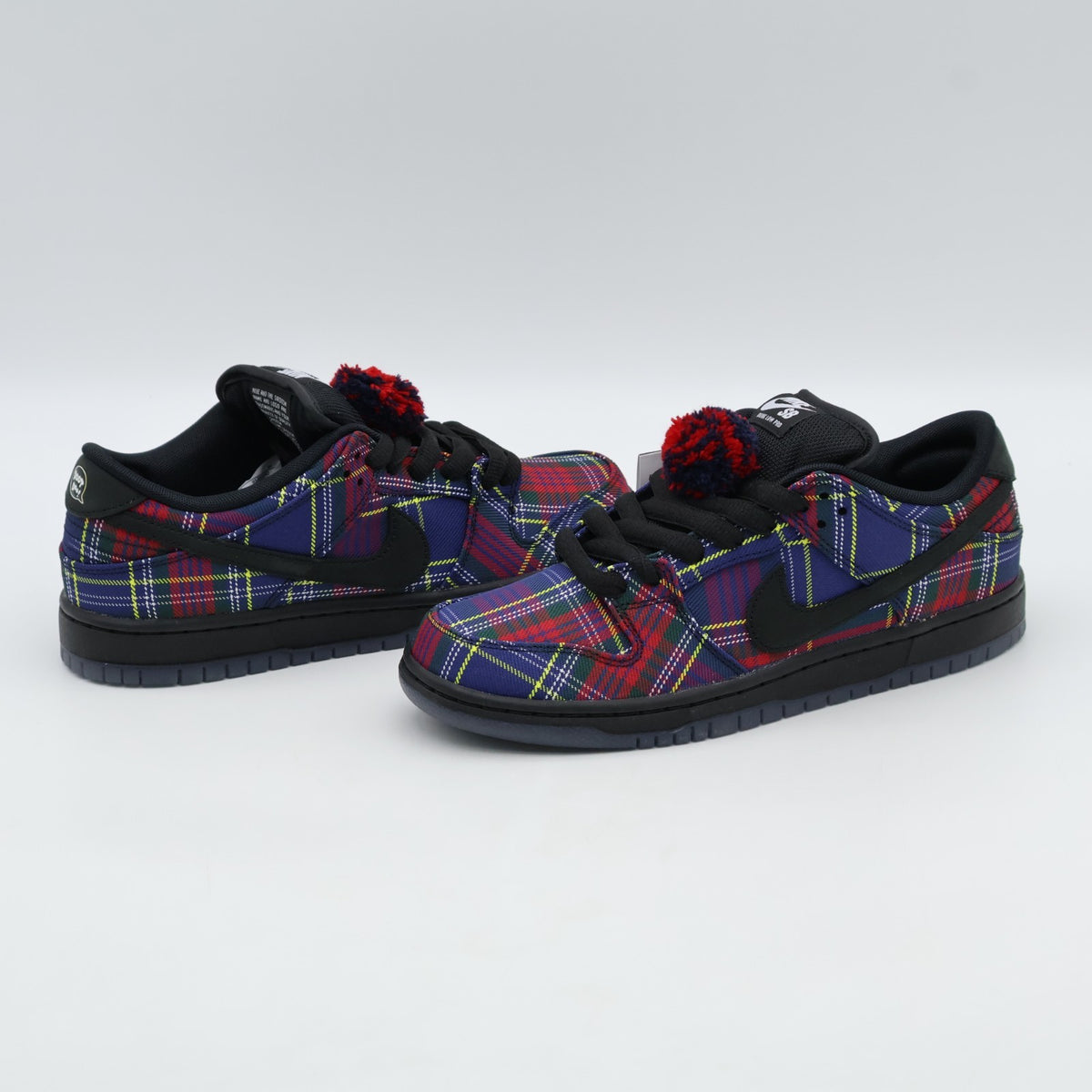 II1493-600 Nardwuar Nike SB Dunk Low Pro QS Tartan (Men's)