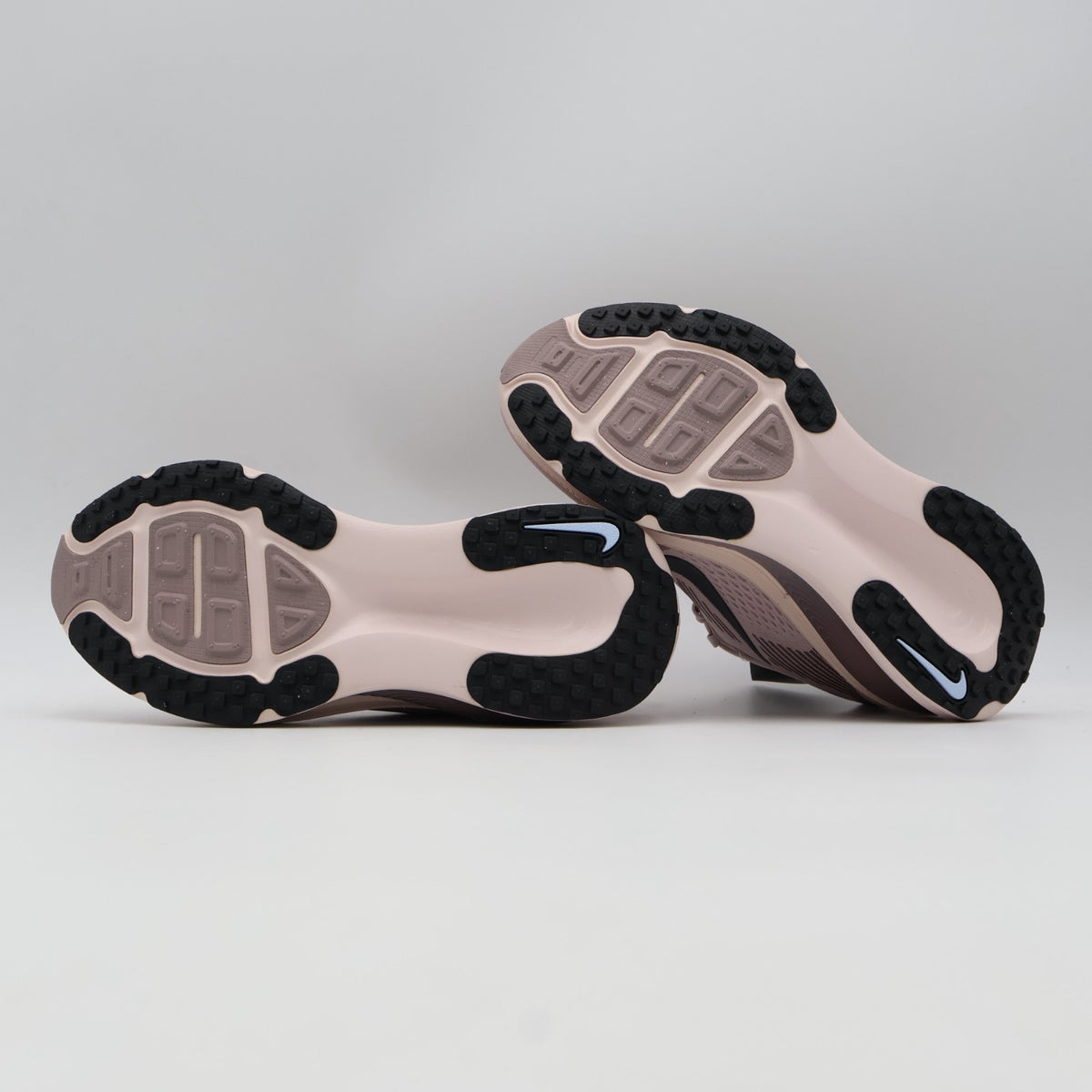 HM6804-607 Nike Vomero 18 Particle Rose Silt Red Tattoo Off Noir (Women's)