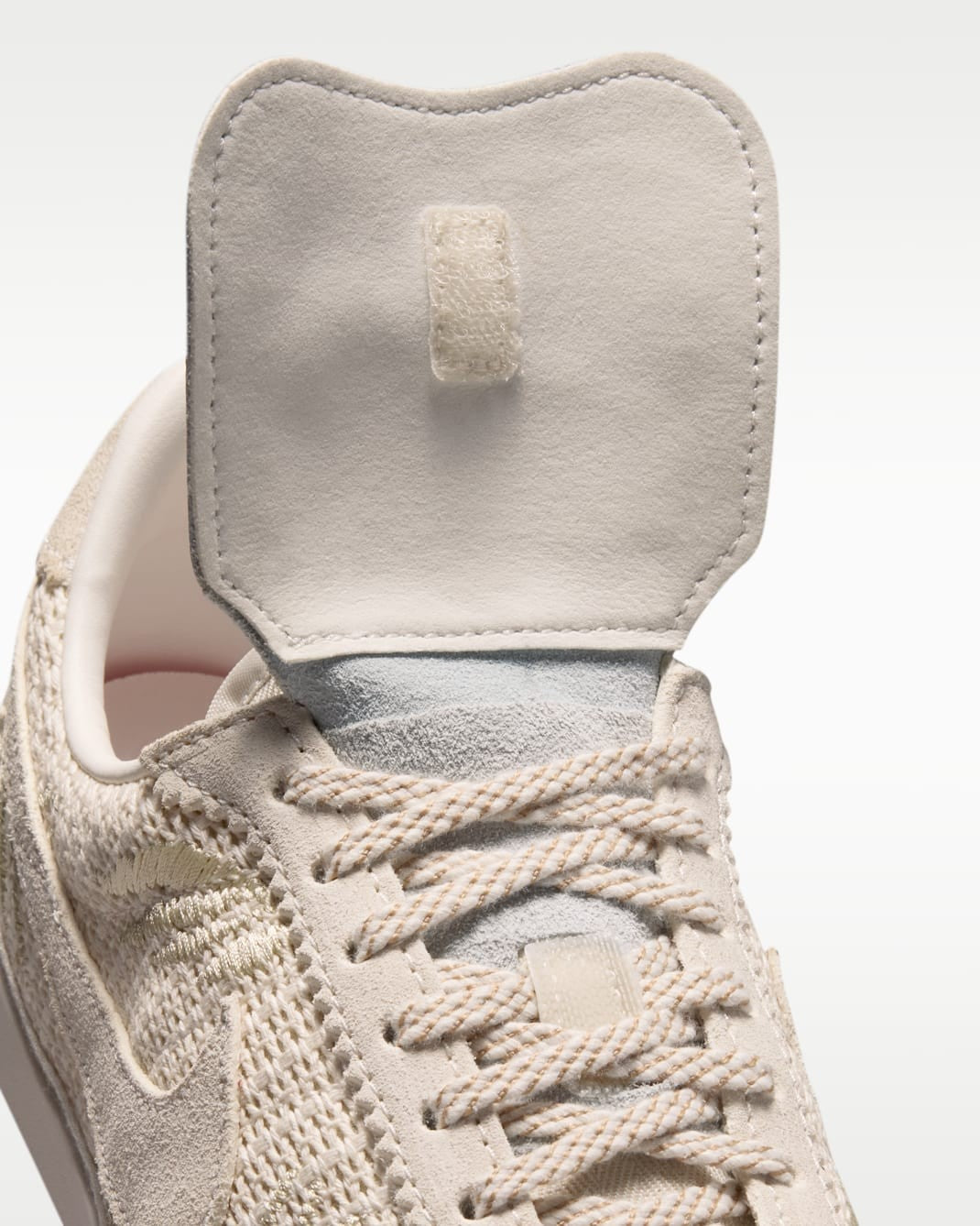 IW4937-006 Nike Astro Grabber Textile Phantom (Women's)