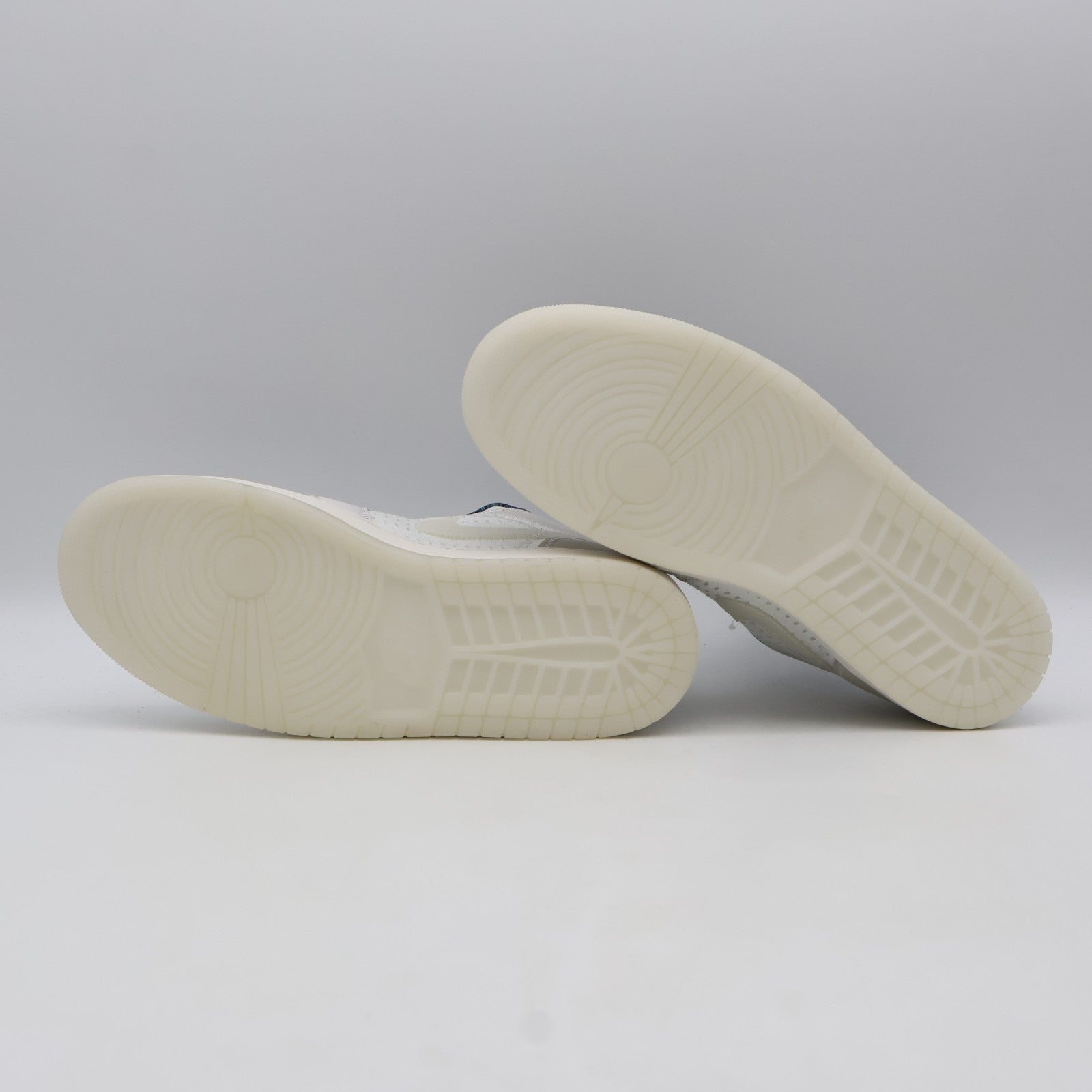 IR7337-121 Nike Air Jordan 1 Low SE "Summit White" (Men's)