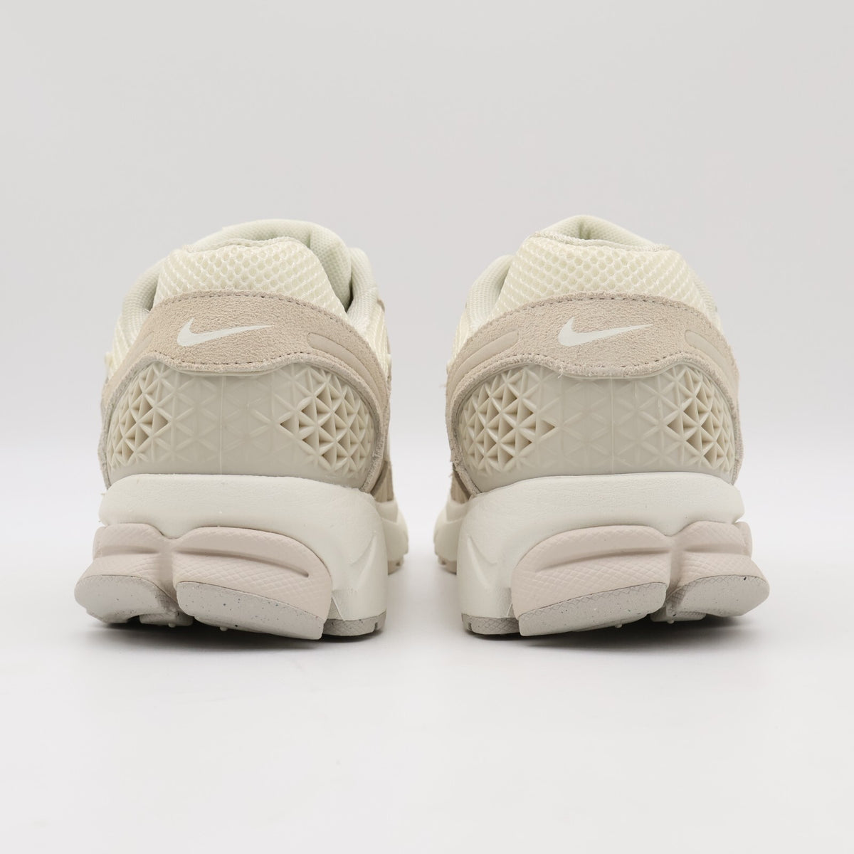 HF1553-100 Nike Vomero 5 Light Orewood brown (Men's)