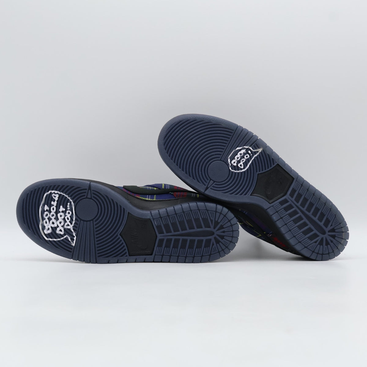 II1493-600 Nardwuar Nike SB Dunk Low Pro QS Tartan (Men's)