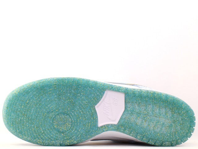 DC9936-100 Sean Cliver Ã Nike SB Dunk Low "Holiday Special" (Men's)