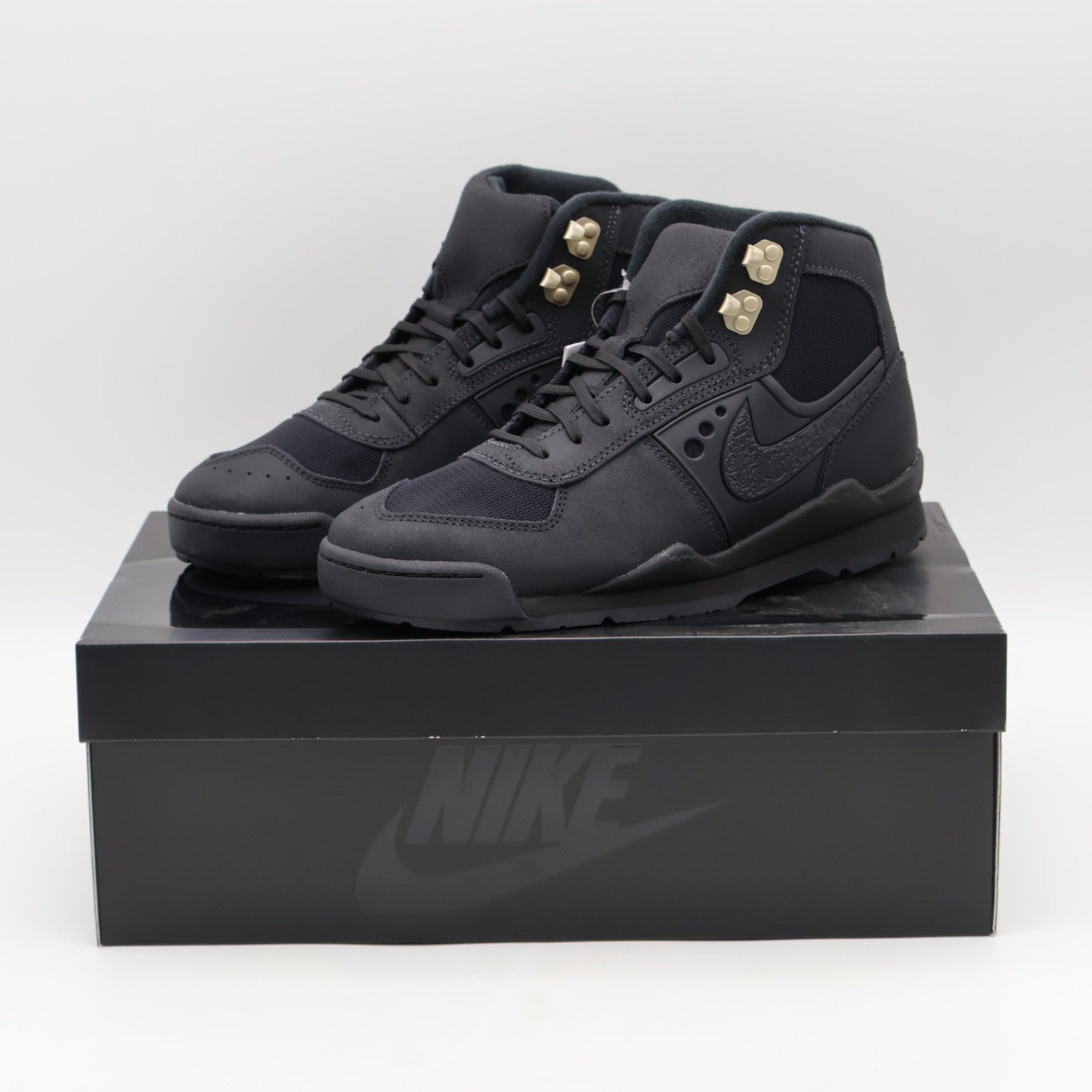 IH4450-001 Nike Baltoro High Black Metallic Gold (Men's)