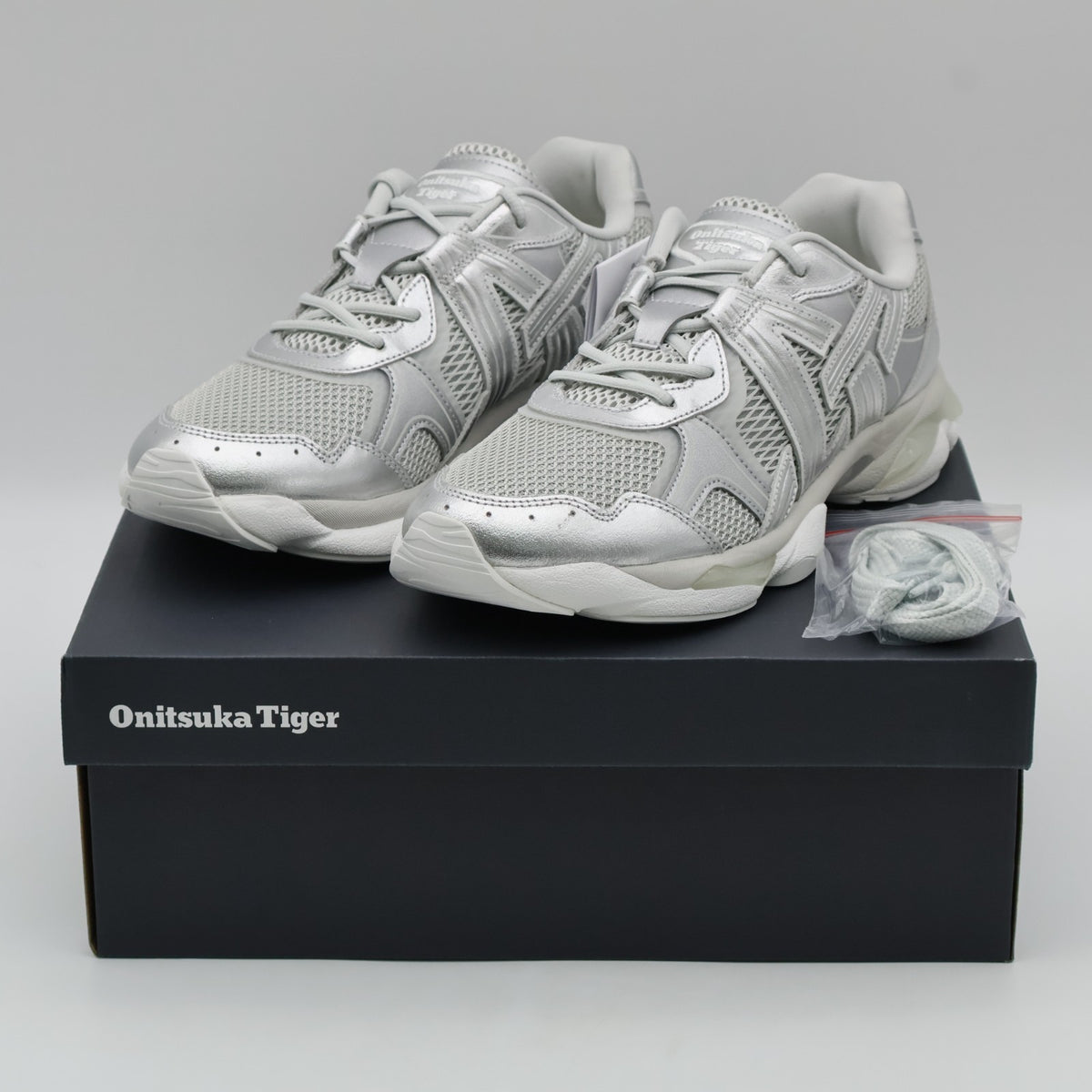 1203A733-102 Asics Gel-Cumulus 16 White White (Men's)