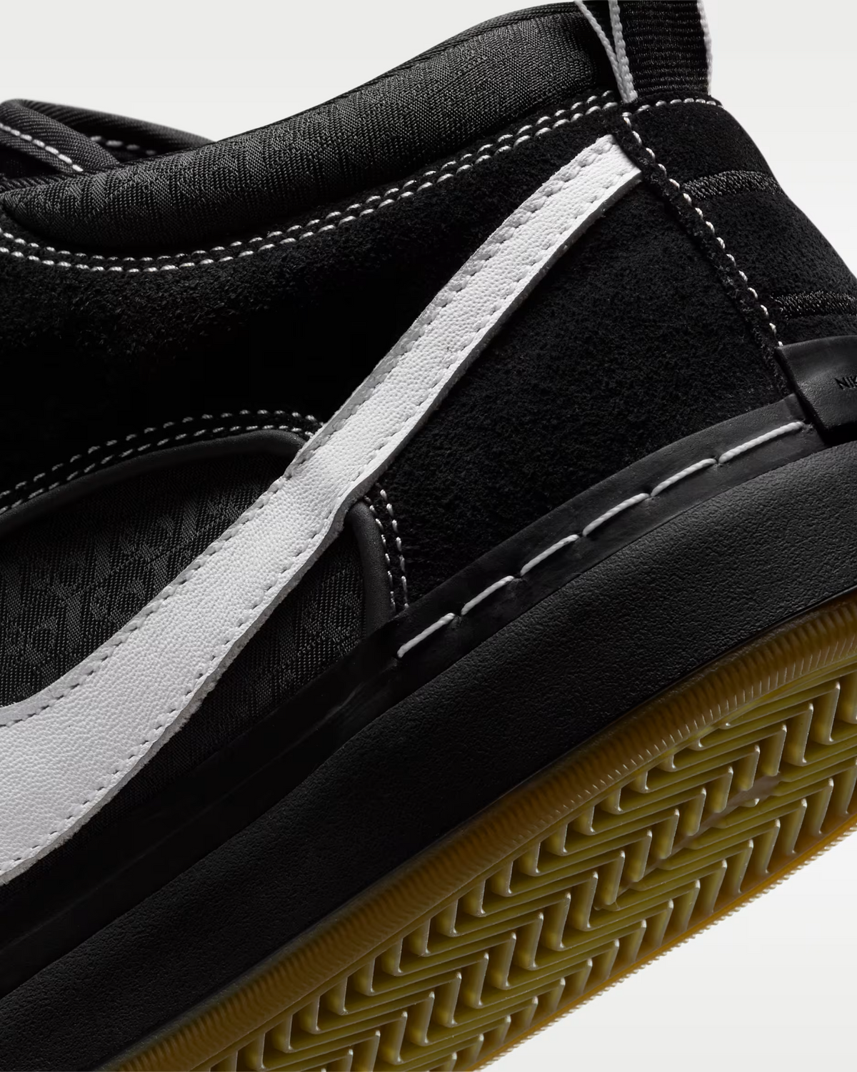 DX4361-005 Nike SB React Leo "Black/Gum" (Men's)