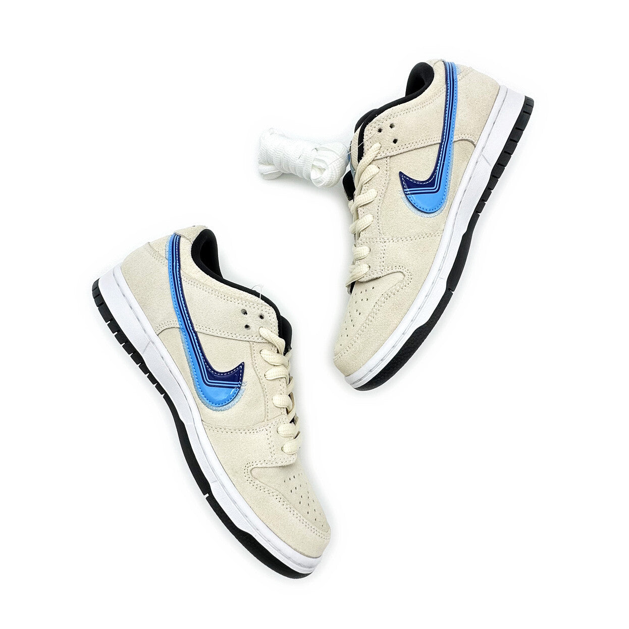 CT6688-200 Nike SB Dunk Low Light Cream Truck It White Blue Black