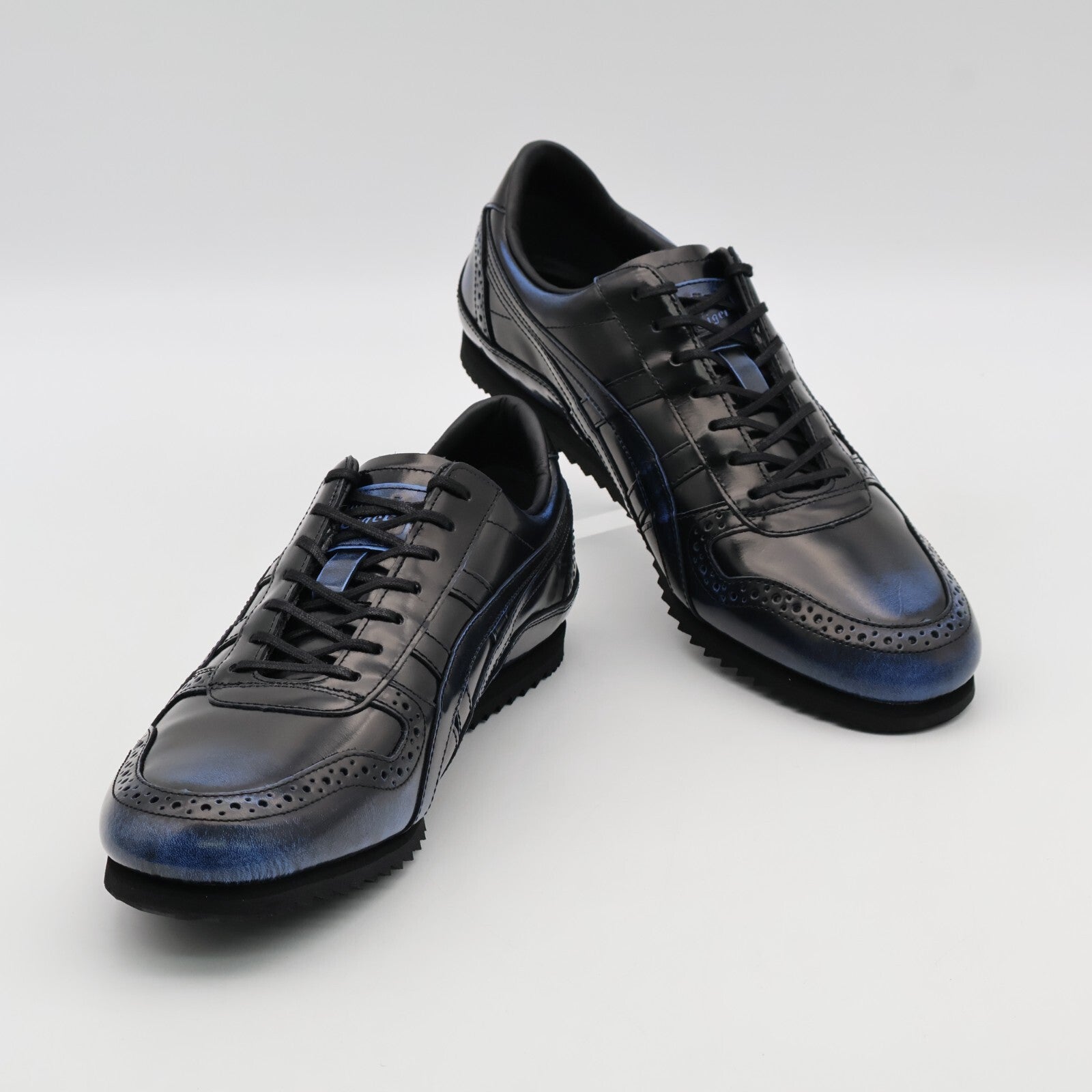 1181A610-001 Onitsuka Tiger NIPPON MADE ULTIMATE TRAINER BLACK TUNA BLUE (Men's)