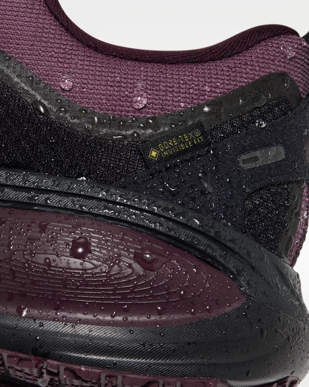 HQ7001-600 Nike Vomero 18 GORE-TEX "Burgundy Crush/Black" (Men's)