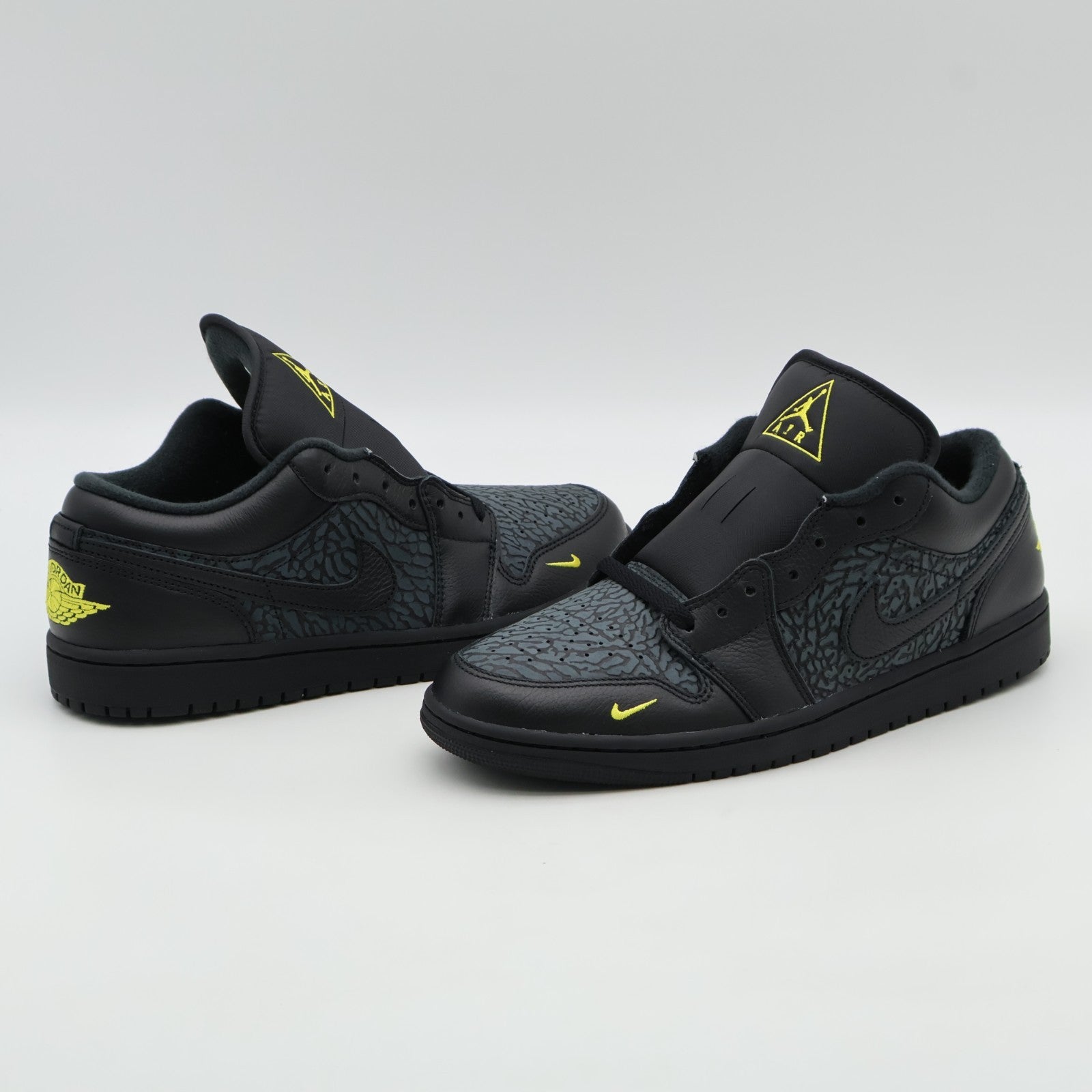 IM6568-010 Nike Air Jordan 1 Low SE Black Anthracite Tour Yellow (Menâs)