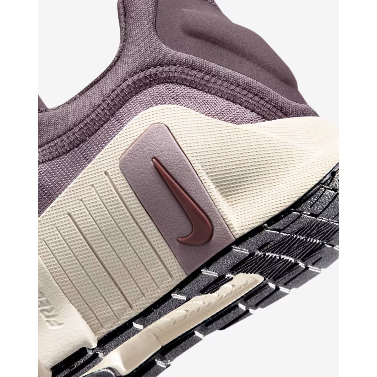 FJ7126-200 Nike Free Metcon 6 Light Violet Ore Violet Ore Chalk Tattoo (Women's)