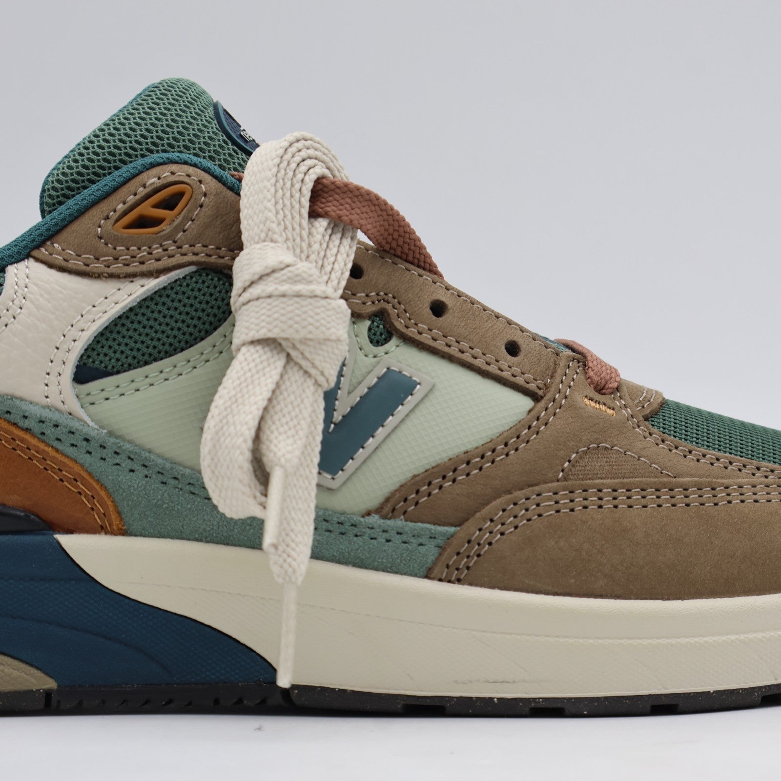 NM933ORI New Balance NB Numeric Andrew Reynolds 933 Mushroom (Men's)