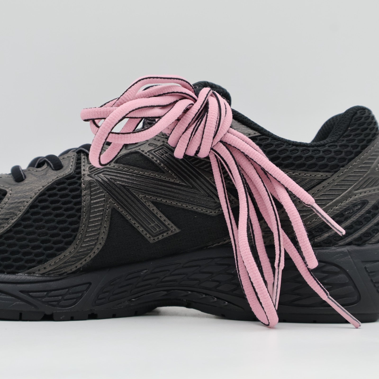 ML860PH2 New Balance 860V2 Black Black Metallic Pink Taffy (Men's)