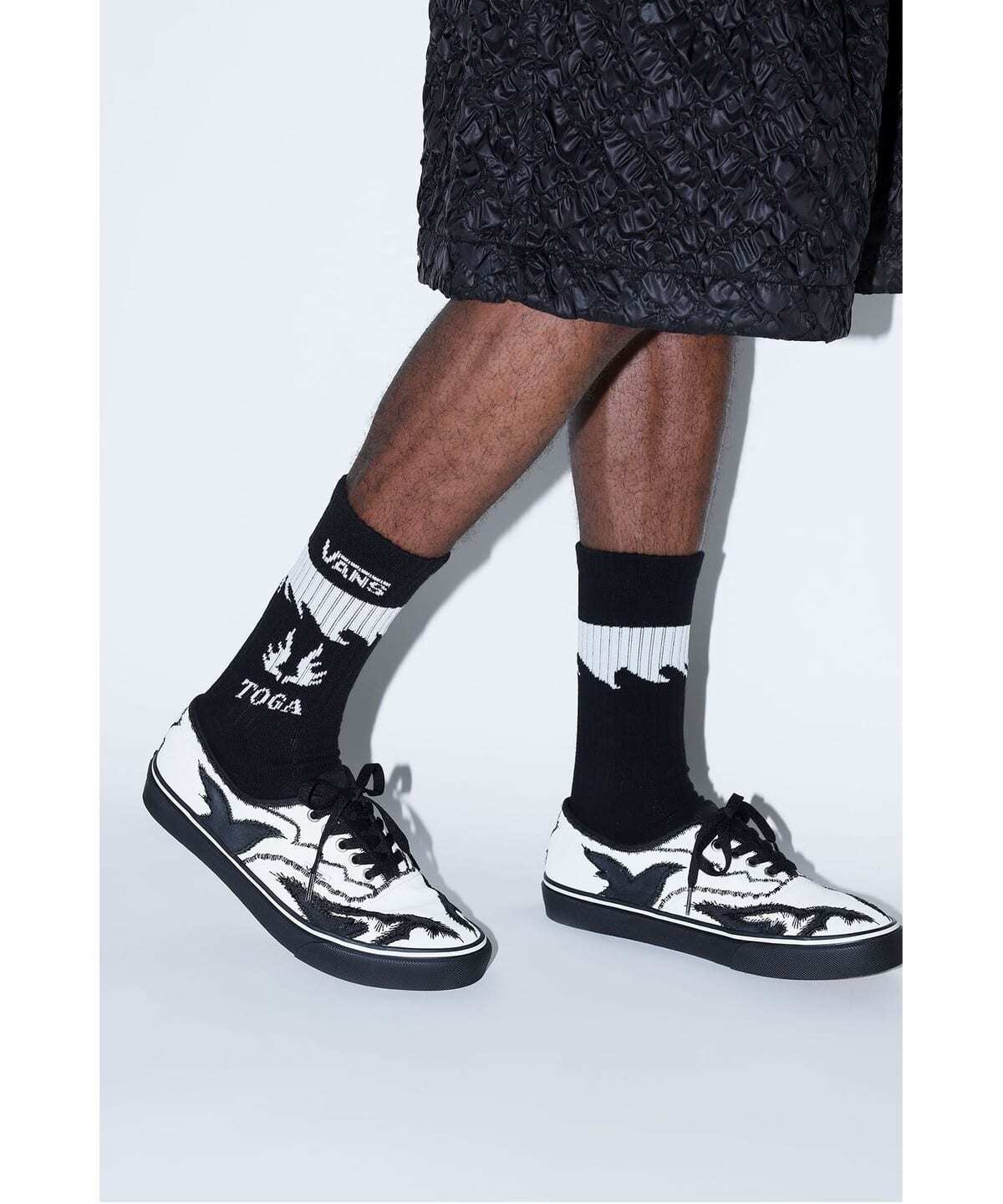 TC32-AJ520 TOGA Ã Vans Authentic White Black (with Socks Pair Set)