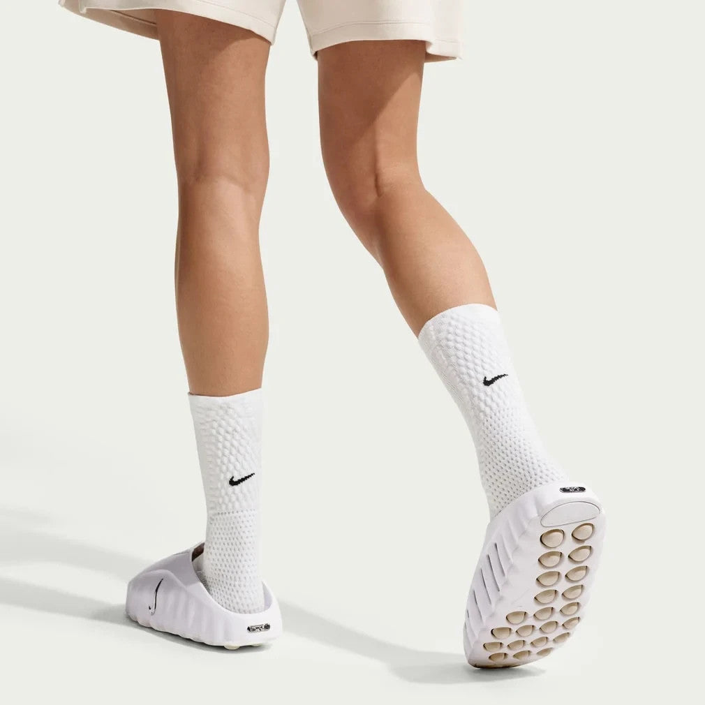 HQ4309-101 Nike Mind 001 Pregame Mule (Women's)