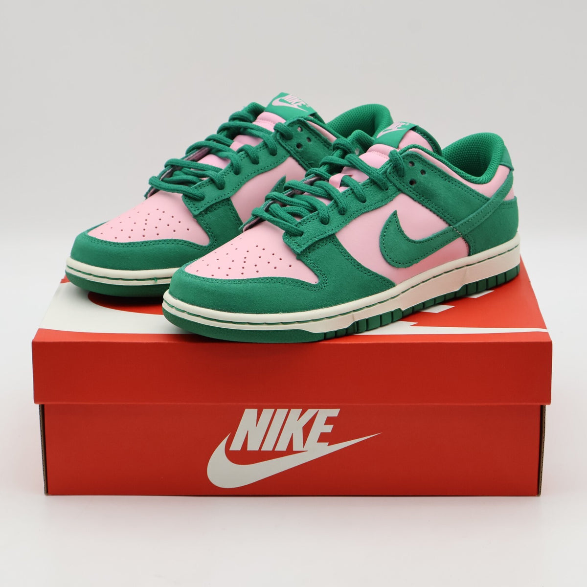 FZ0549-600 Nike Dunk Low Retro SE Medium Soft Pink and Malachite (Men's)