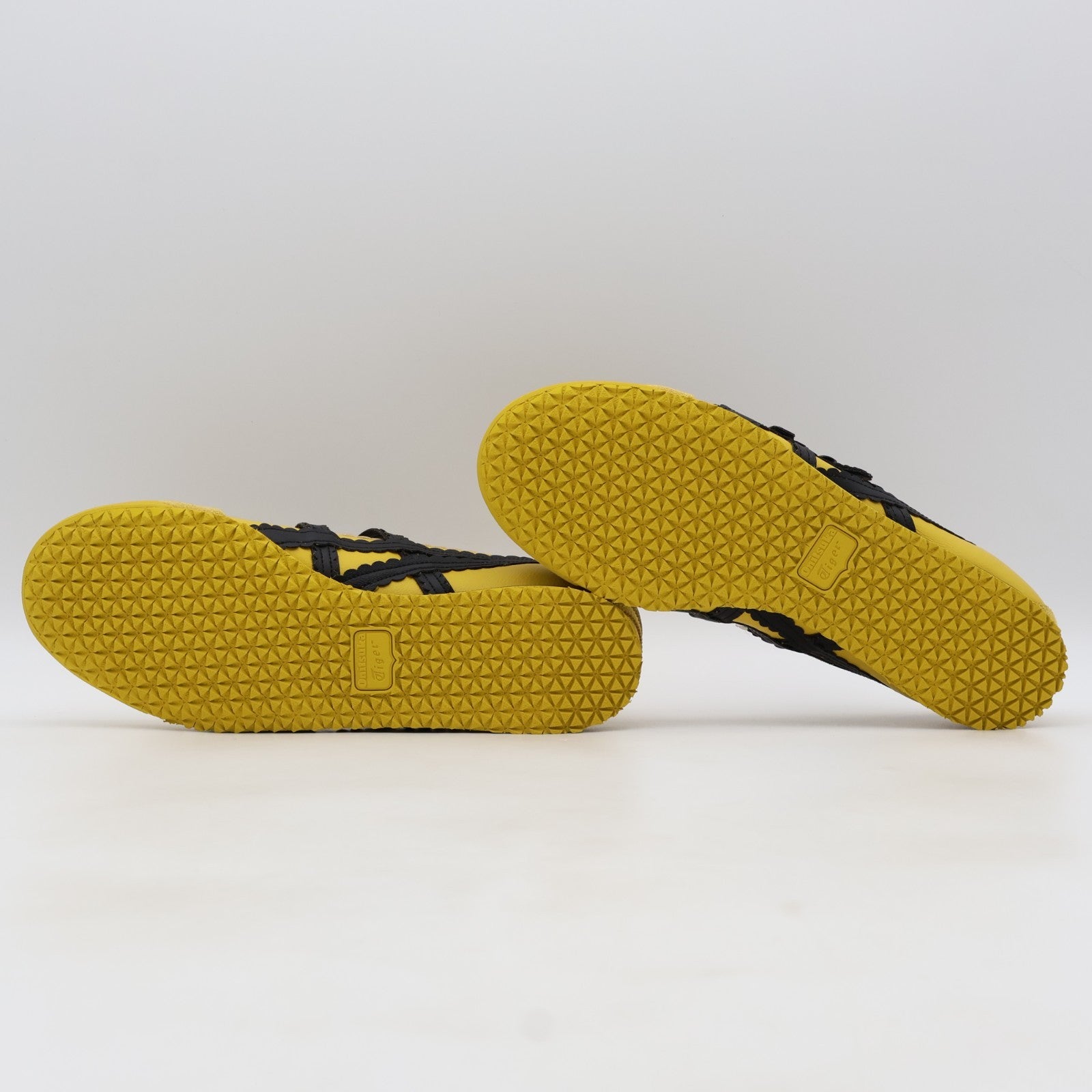 1182A678-750 Onitsuka Tiger Mexico 66 TGRS Yellow Black (Women's)