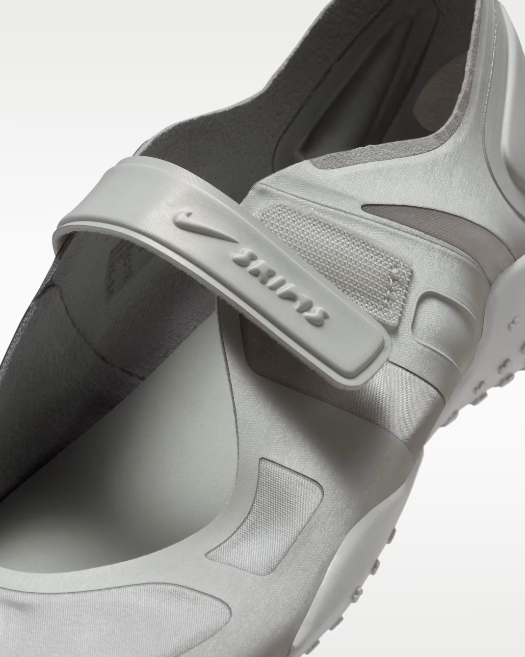 IQ7158-002 SKIMS Ã Nike Rift Satin "Night Silver" (Women's)