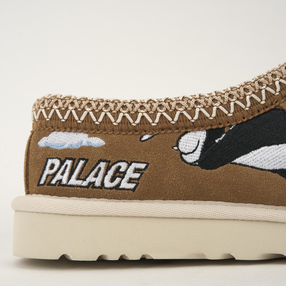 1181910-CHE PALACE Looney Tunes UGG Tasman Chestnut (Men's)