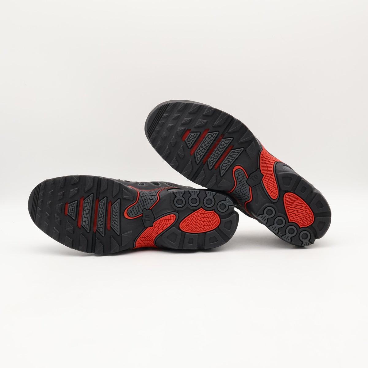 FD4290-013 Nike Air Max Plus Drift Bred (Men's)