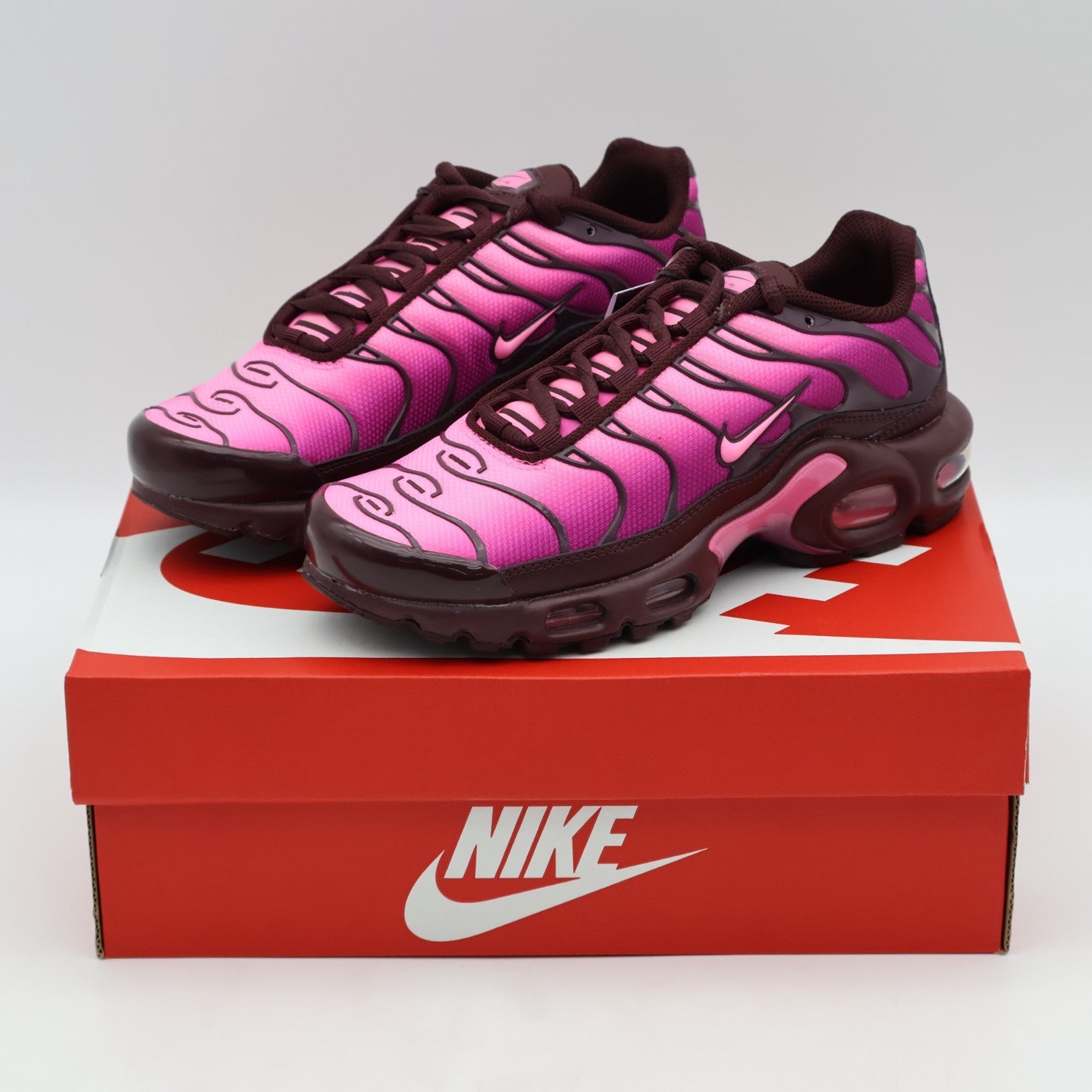 DZ3670-600 Nike Air Max Plus Burgundy Crush Captures Flower Pink Spell (Women's)
