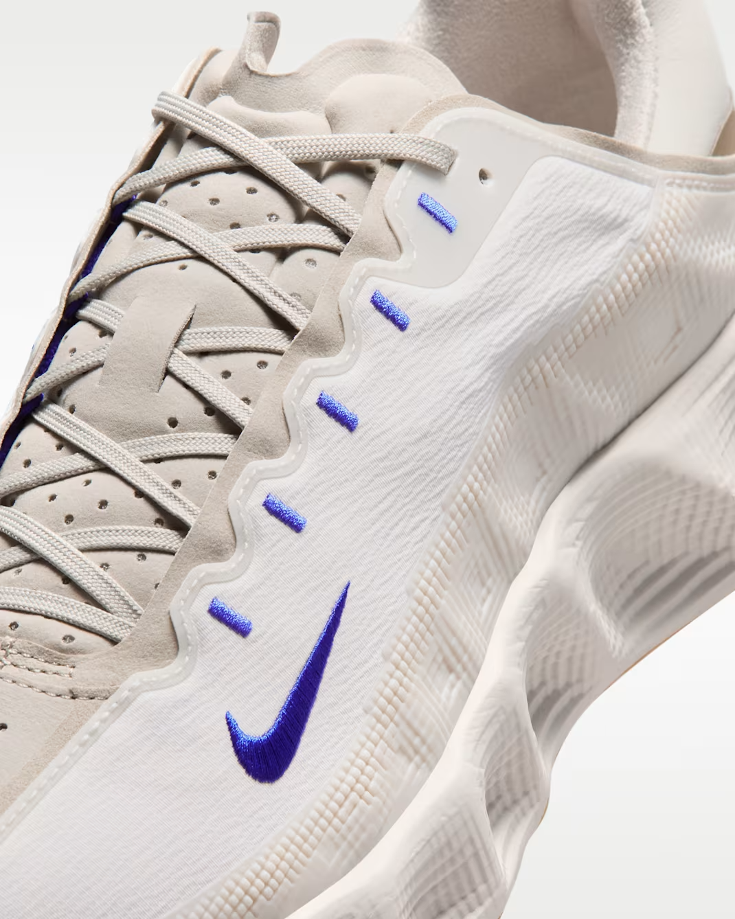 DX4215-103 Nike Ava Rover "Sail/Light Bone" (Men's)