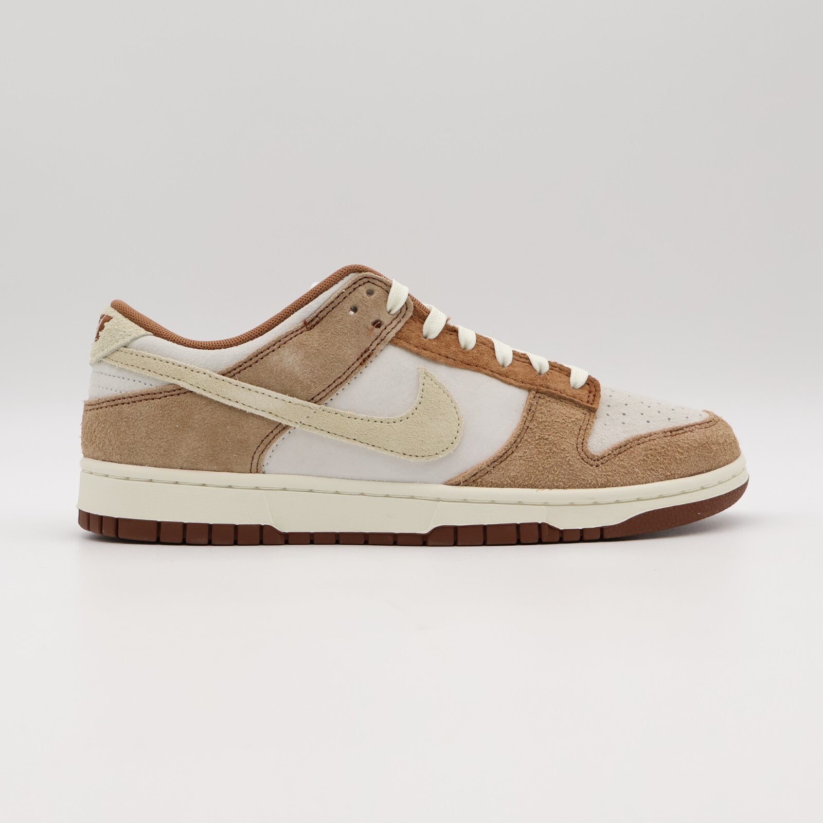 DD1390-100 Nike Dunk Low PRM Medium Curry (Men's)