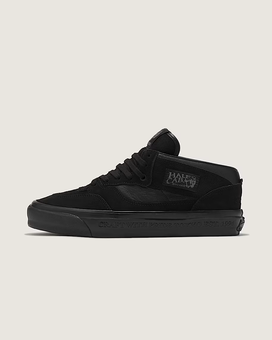 VN000EFYBLA NEIGHBORHOOD Ã OTW by Vans Half Cab 33 Black