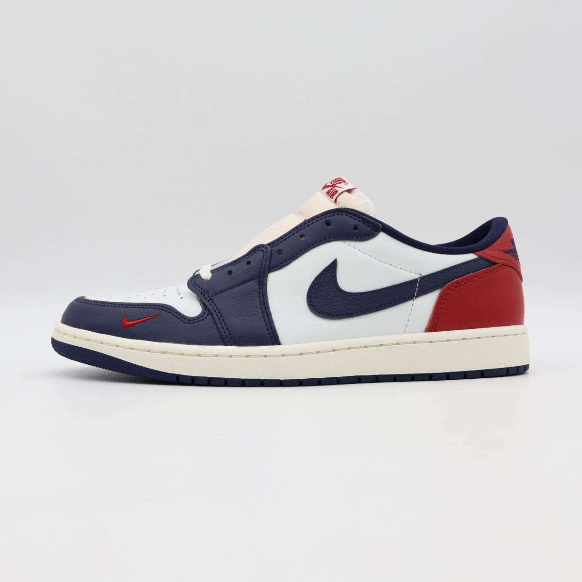 HQ2993-100 Nike Air Jordan 1 Retro Low OG Howard (Men's)