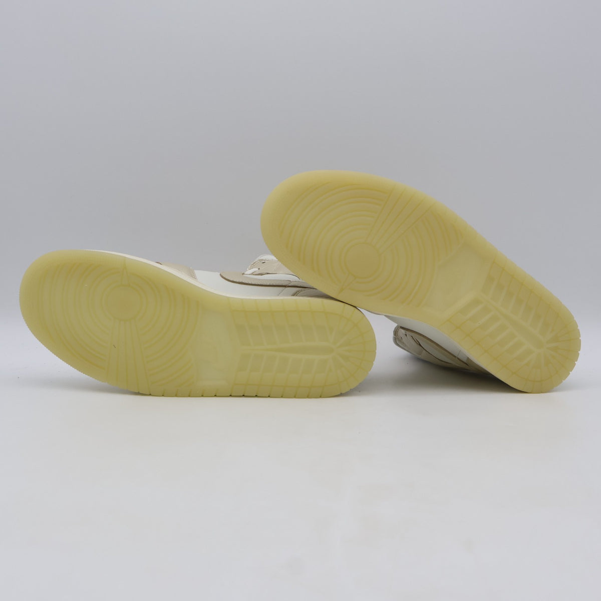 HV5159-100 Nike Air Jordan 1 Mid Metallic Team Gold ( Women's )