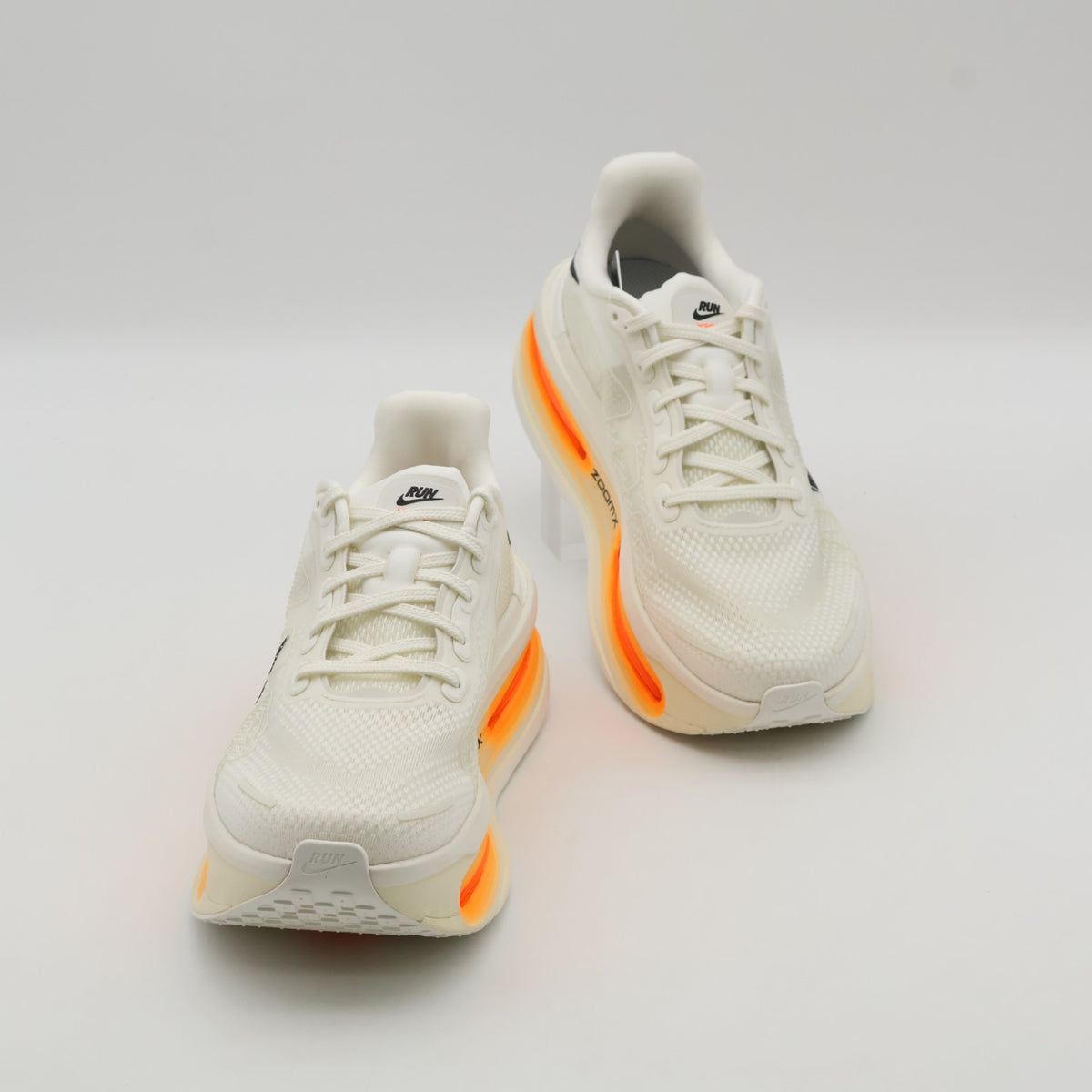 IQ4035-100 Nike Vomero Premium Sail Coconut Milk Total Orange (Men's)