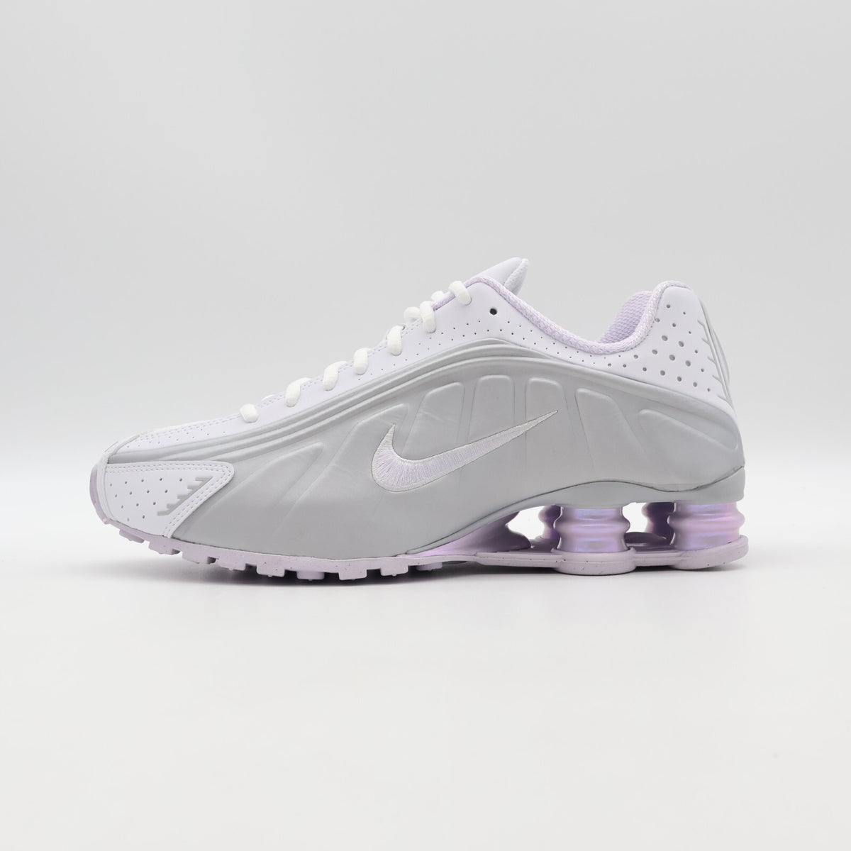 HF5076-100 Nike Shox R4 White and Metallic Platinum (Women's)