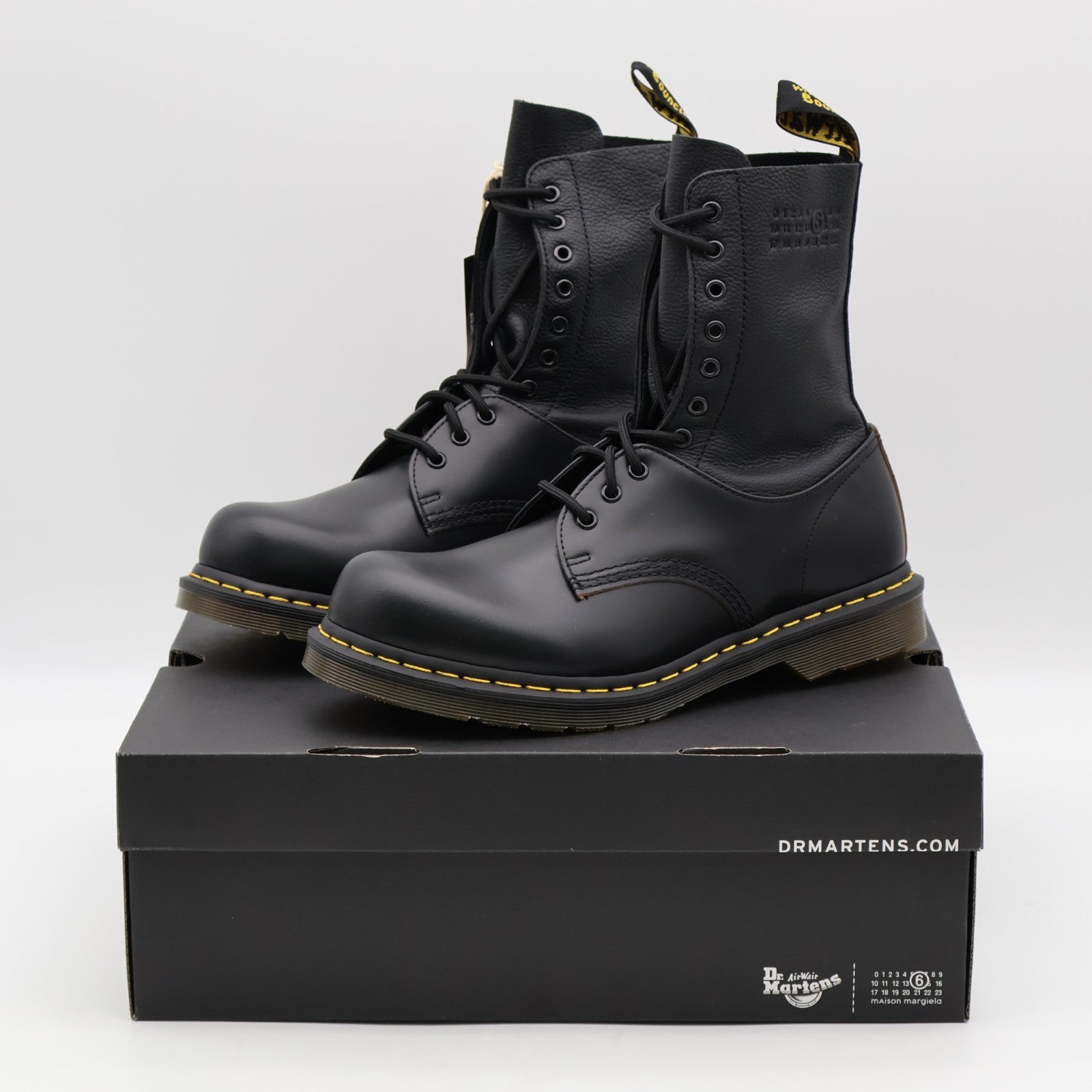 S66WU0126P8030 MM6 Maison Margiela Ã Dr.Martens Ankle Boot Black Black (Men's)