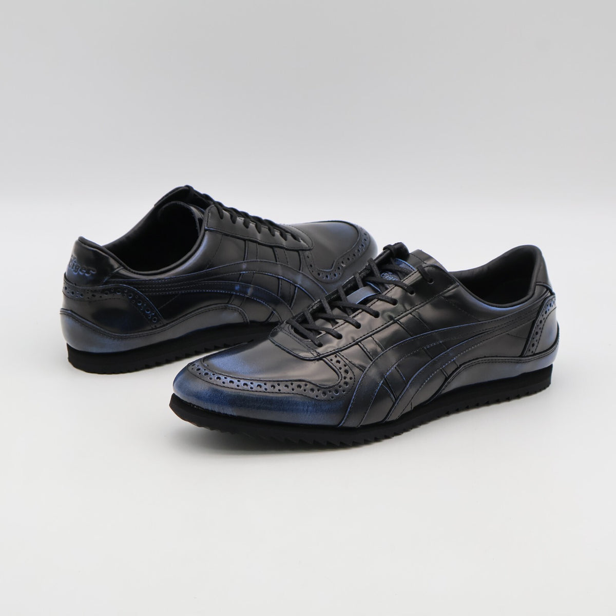 1181A610-001 Onitsuka Tiger NIPPON MADE ULTIMATE TRAINER BLACK TUNA BLUE (Men's)