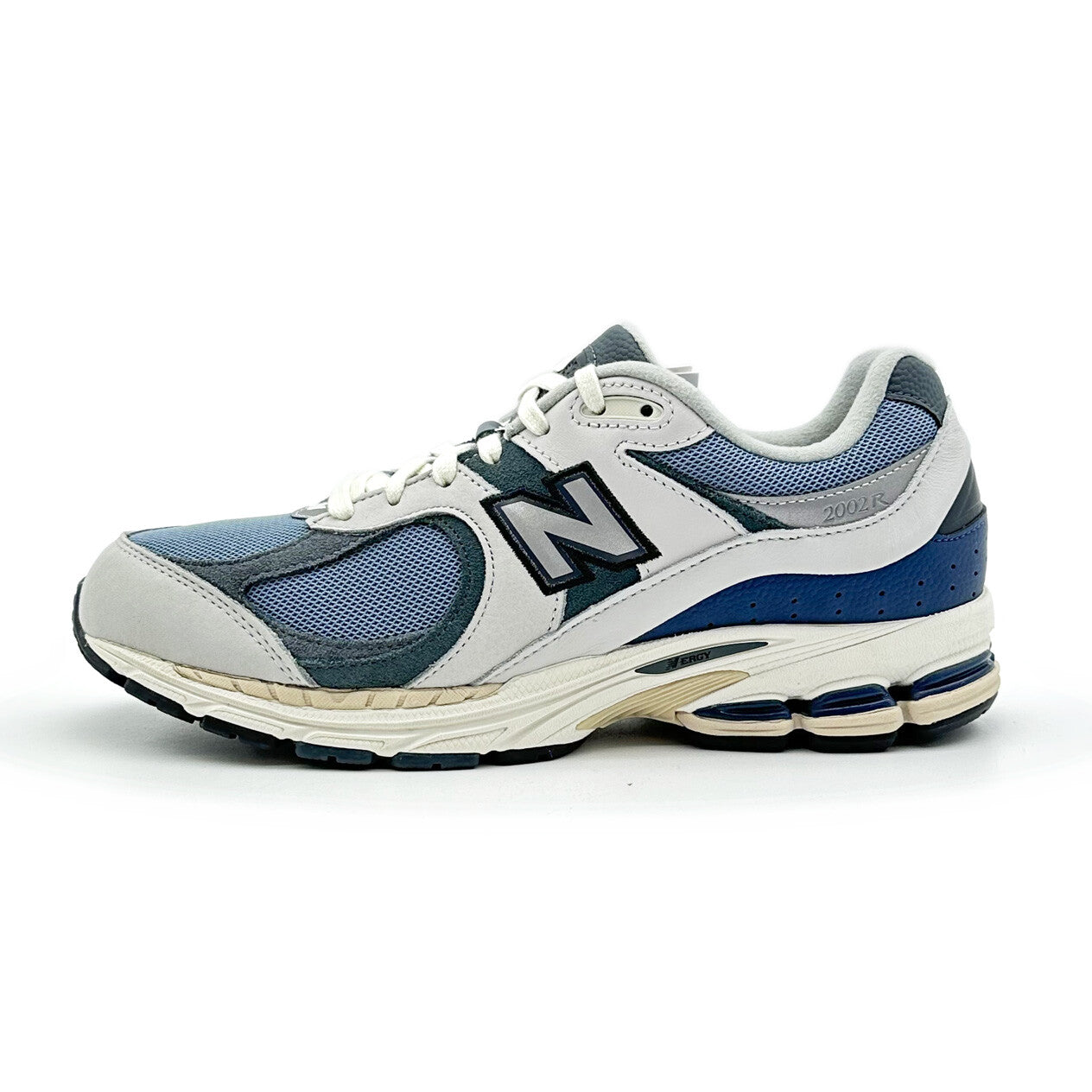 M2002RAN atmos Ã New Balance 2002R Cybernetics Blue